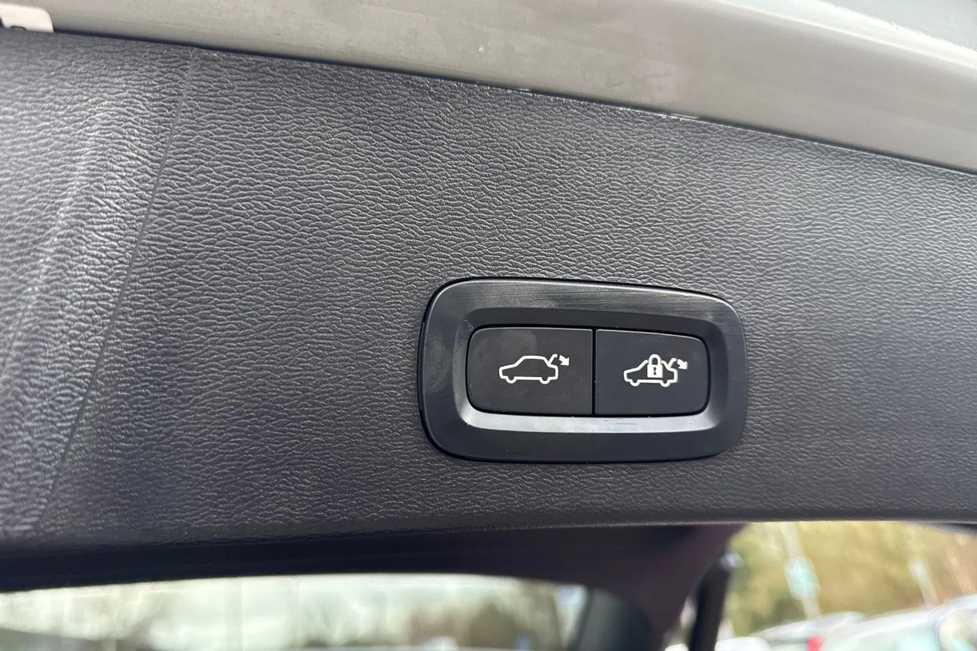 Volvo XC40 thumbnail image number 21