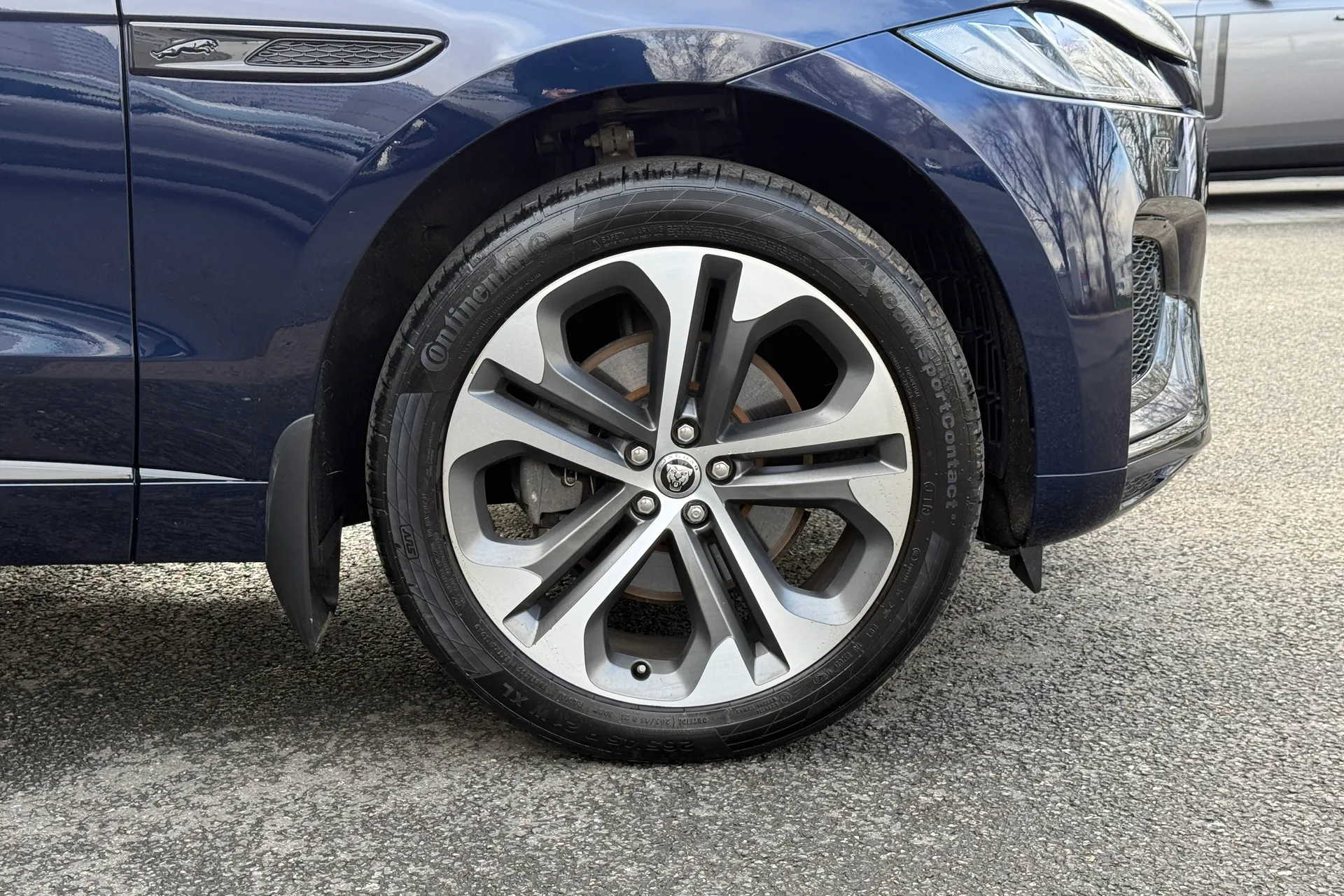 Jaguar F-PACE thumbnail image number 22