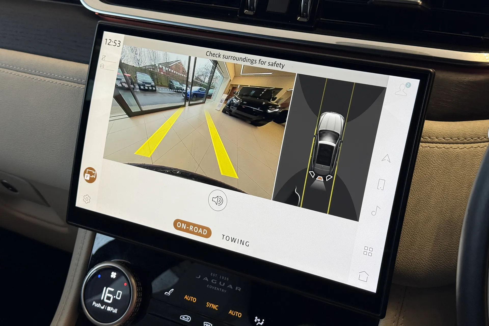 Jaguar F-PACE thumbnail image number 4