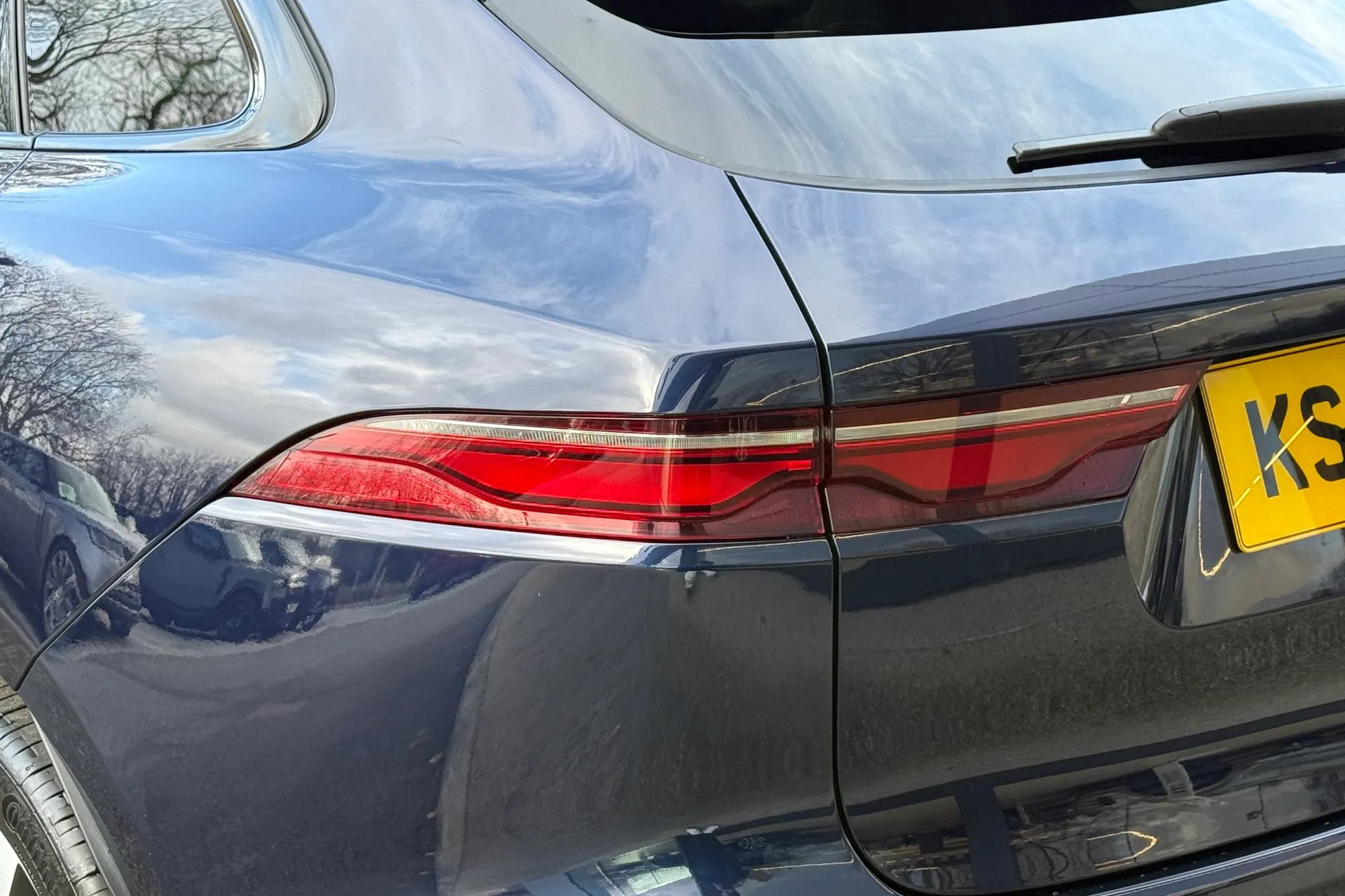 Jaguar F-PACE thumbnail image number 51