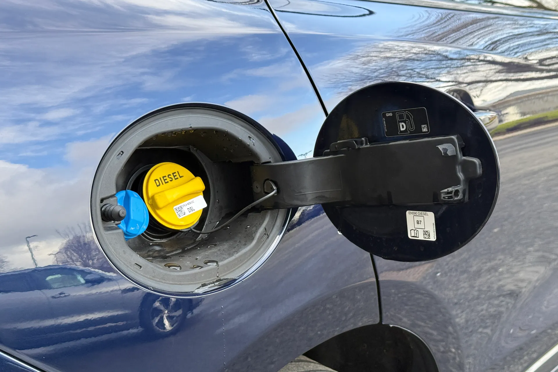 Jaguar F-PACE thumbnail image number 36