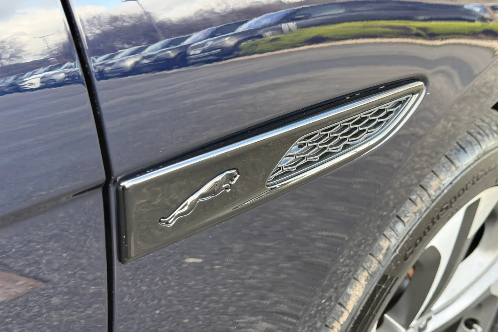 Jaguar F-PACE thumbnail image number 50