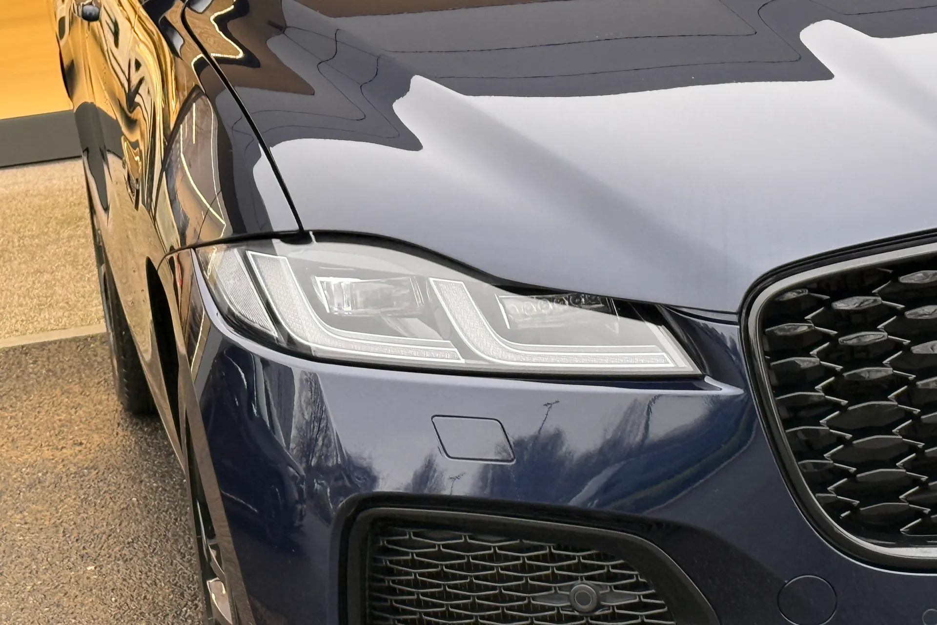 Jaguar F-PACE thumbnail image number 49