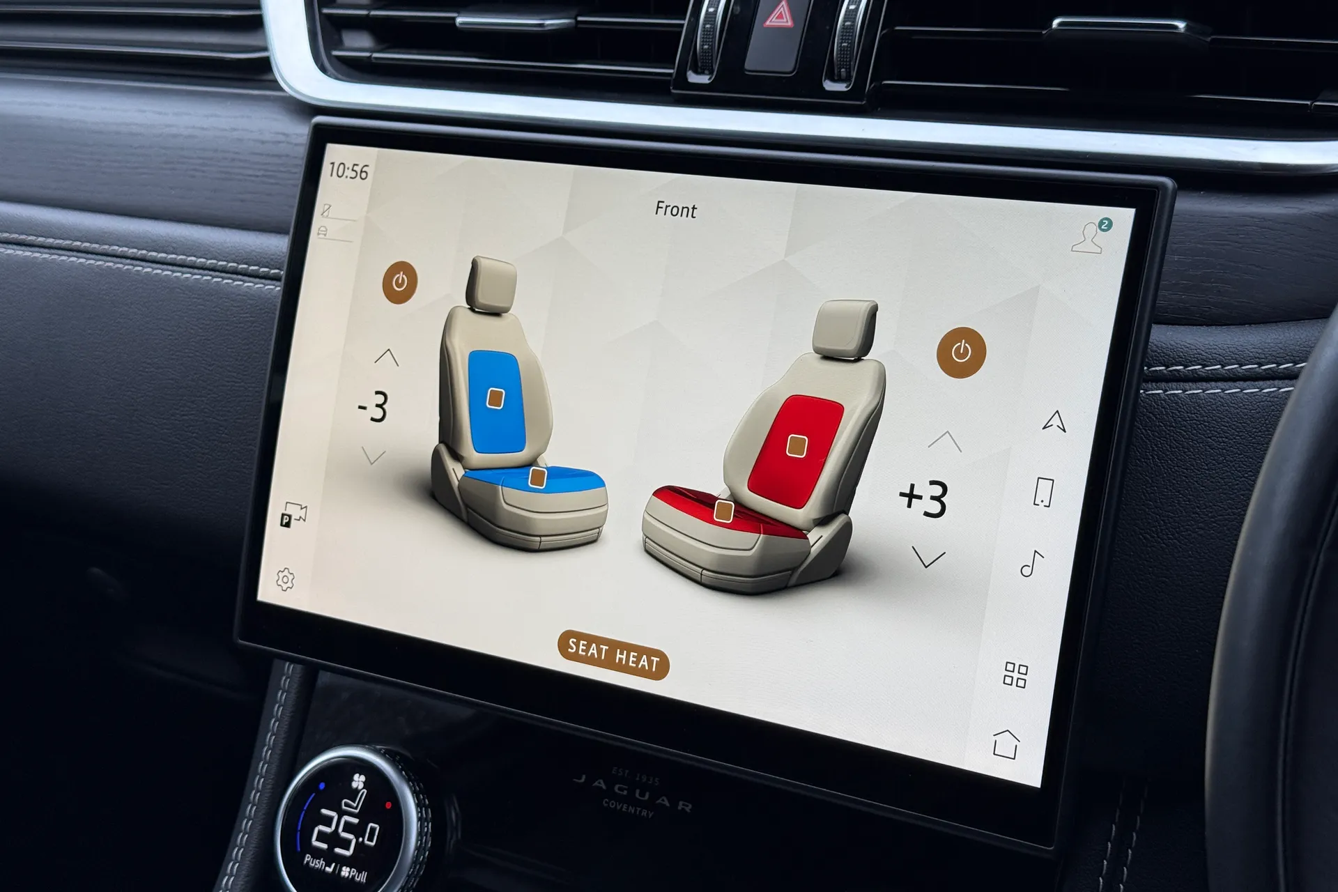 Jaguar F-PACE thumbnail image number 16