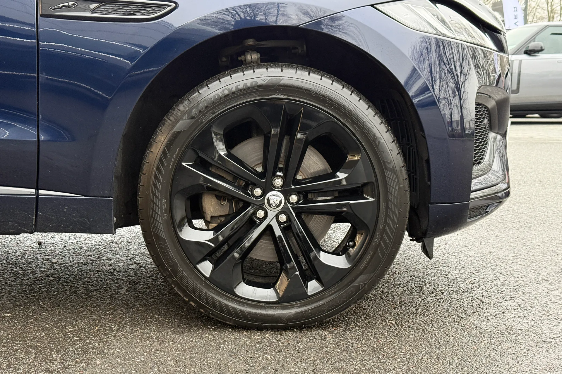 Jaguar F-PACE thumbnail image number 20