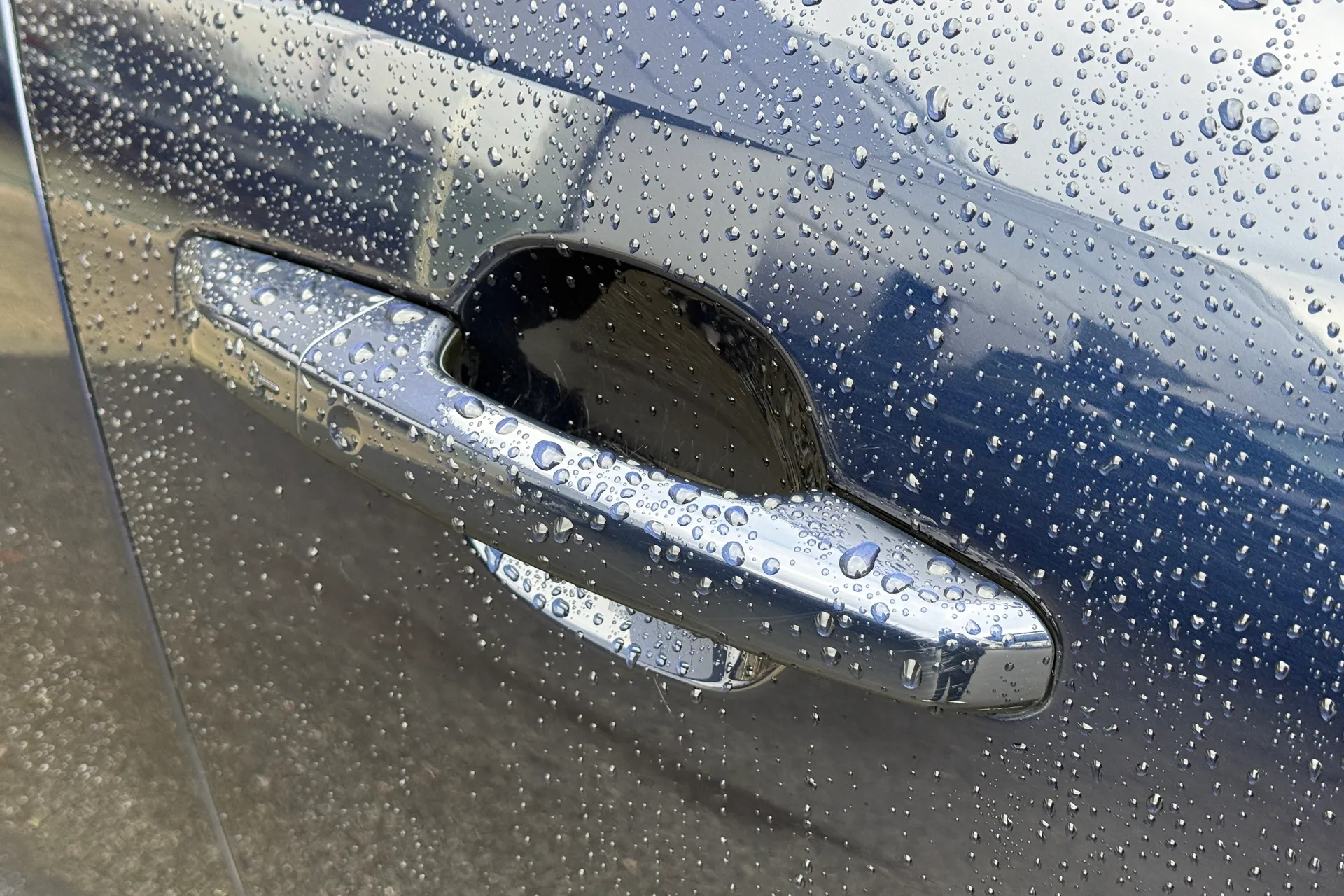 Jaguar F-PACE thumbnail image number 30