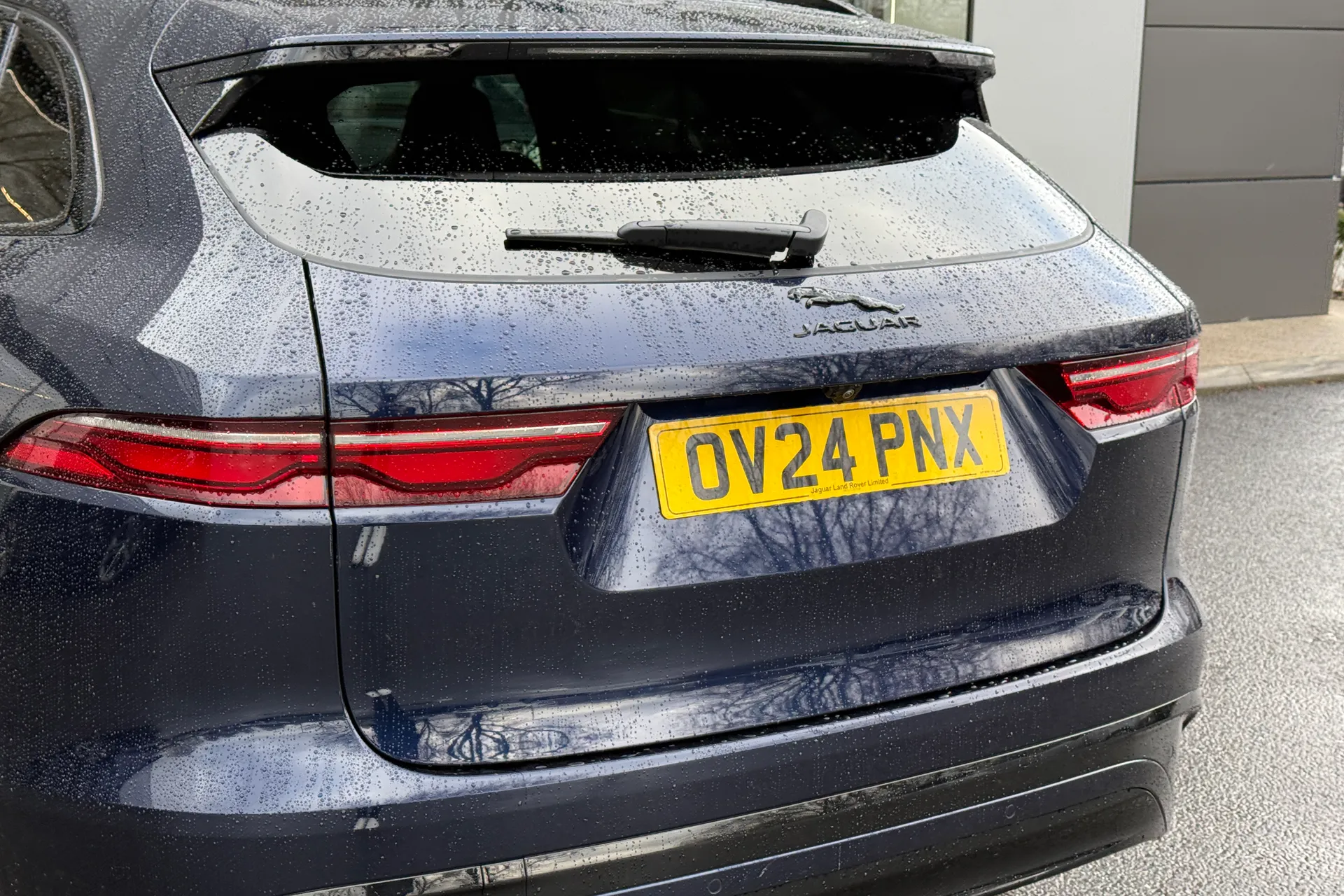 Jaguar F-PACE thumbnail image number 40