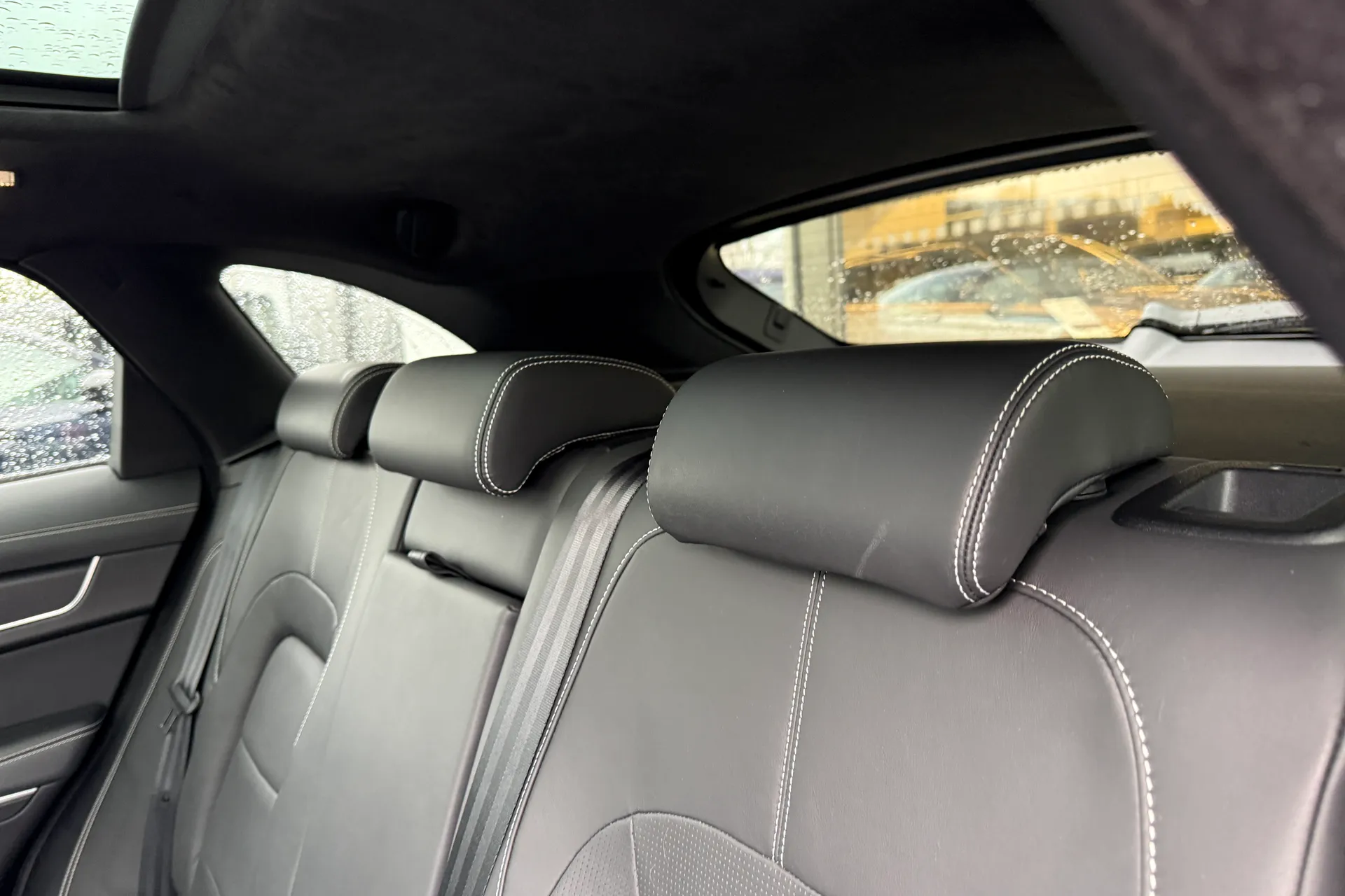 Jaguar F-PACE thumbnail image number 45