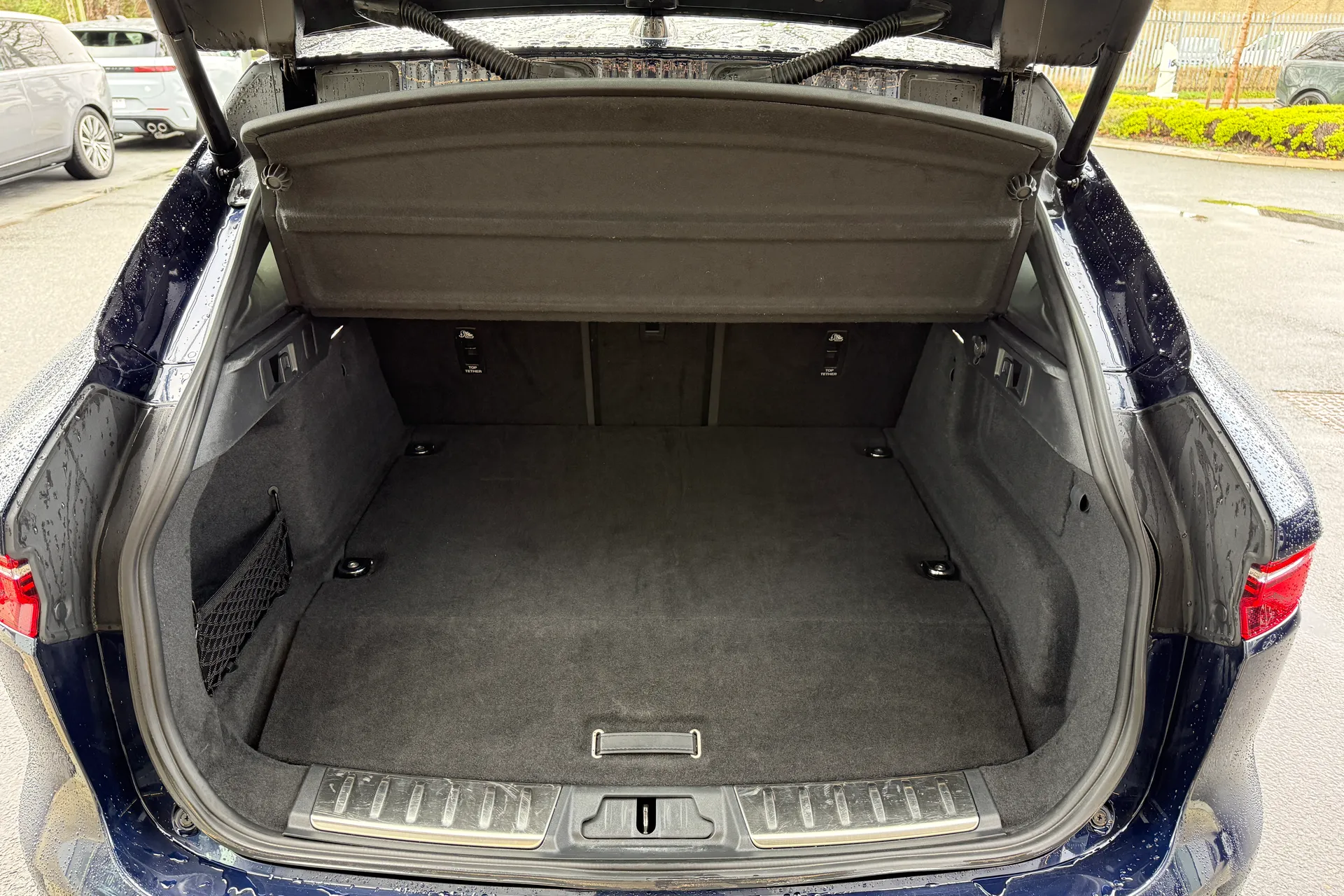 Jaguar F-PACE thumbnail image number 39