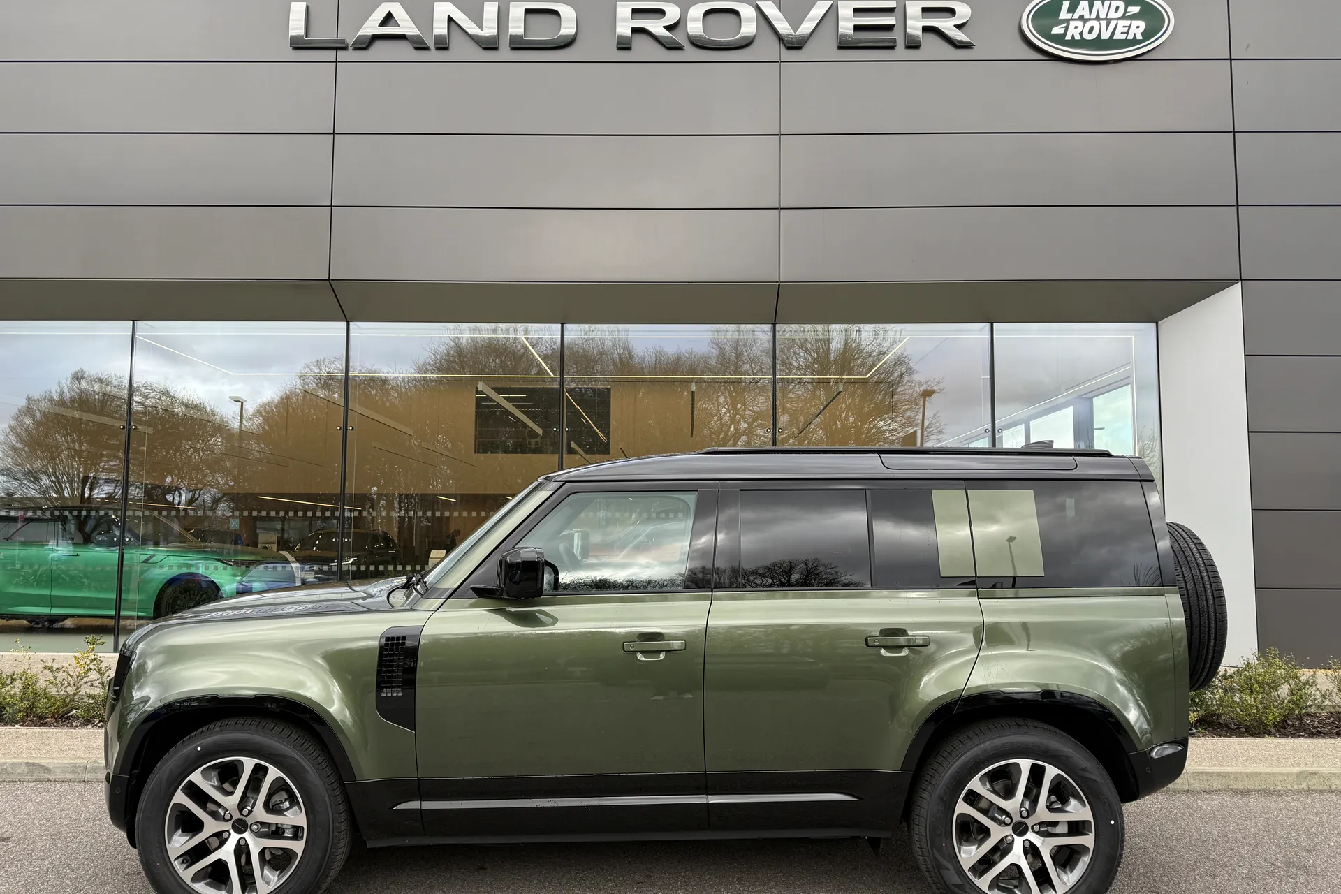 LAND ROVER DEFENDER thumbnail image number 11