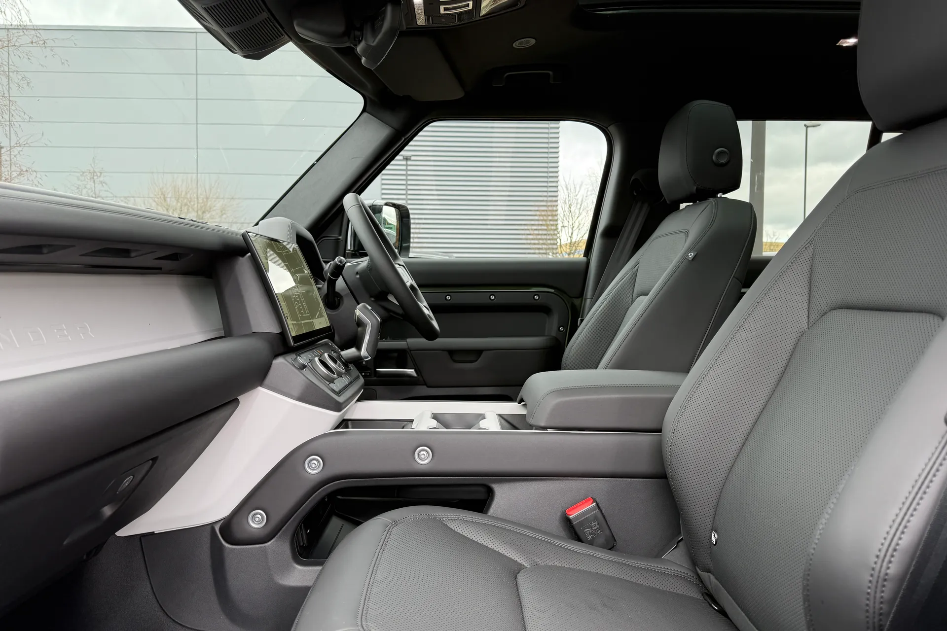 LAND ROVER DEFENDER thumbnail image number 34