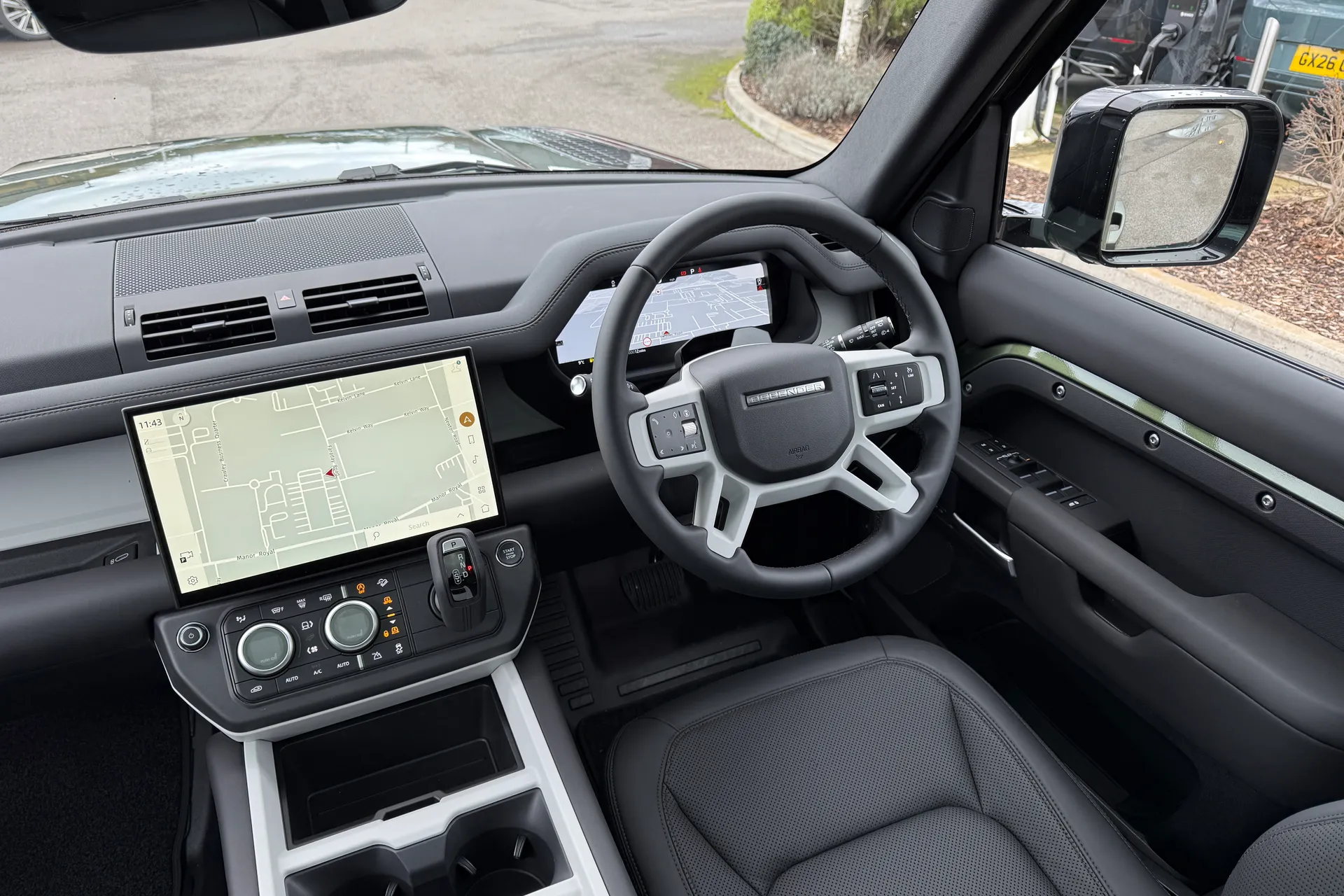 LAND ROVER DEFENDER thumbnail image number 23