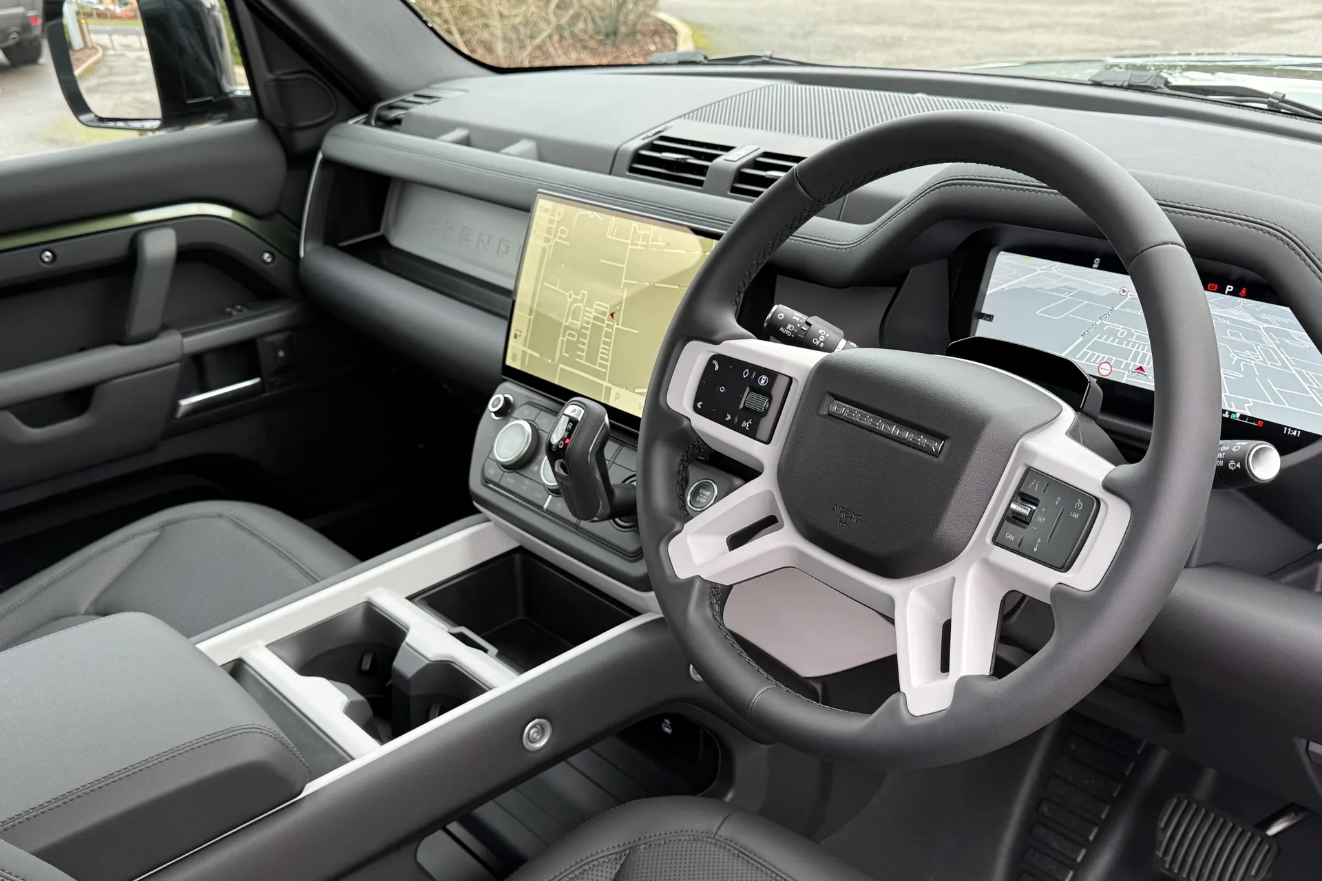 LAND ROVER DEFENDER thumbnail image number 31