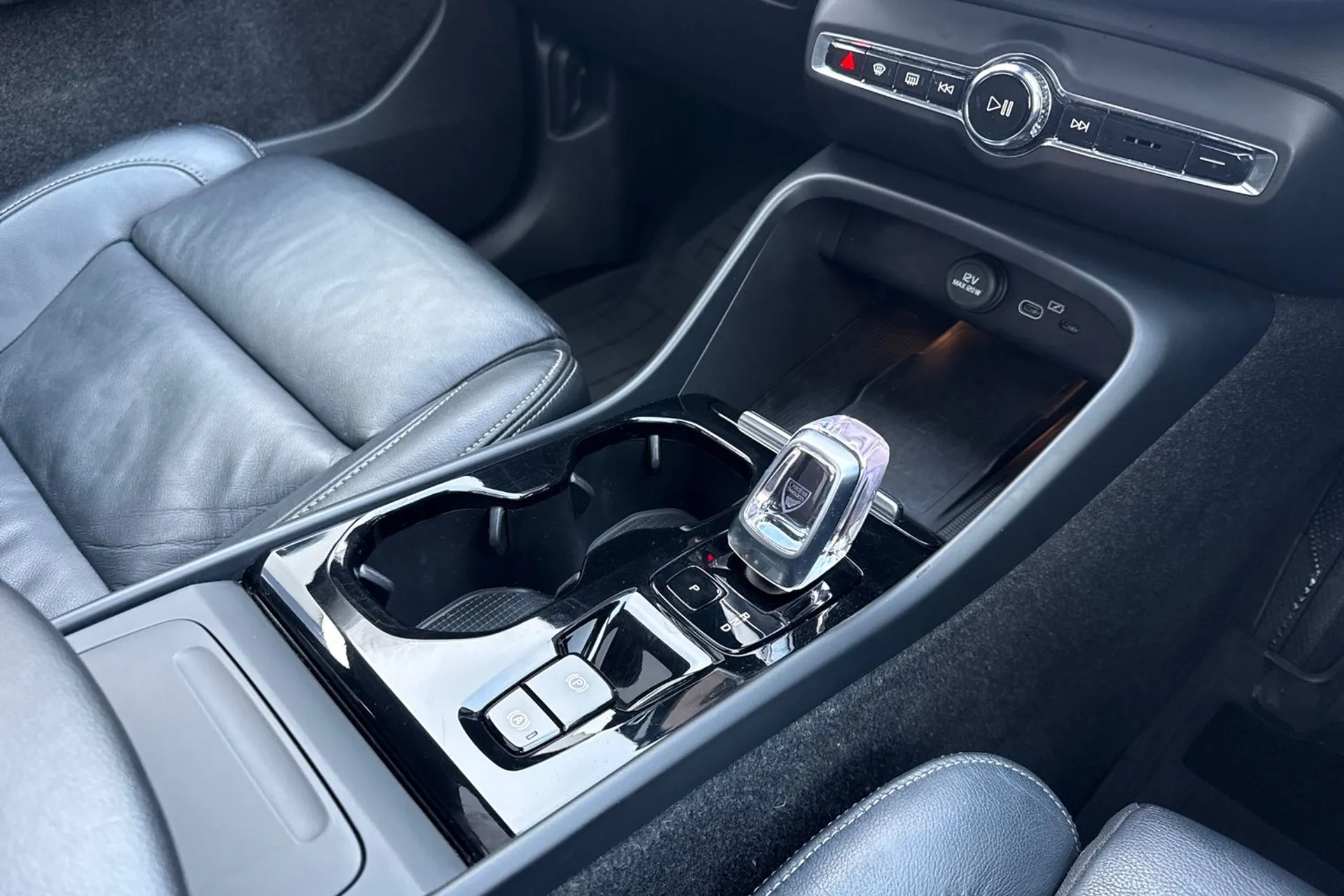 Volvo XC40 thumbnail image number 43