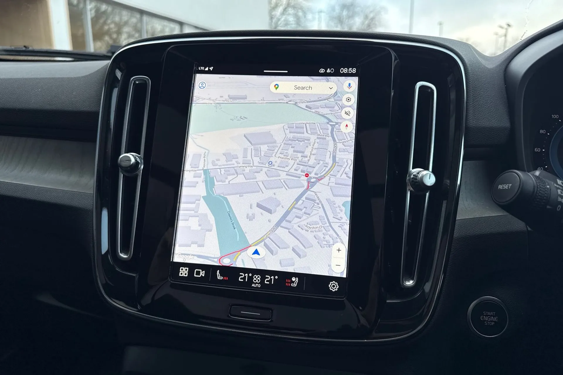 Volvo XC40 thumbnail image number 5