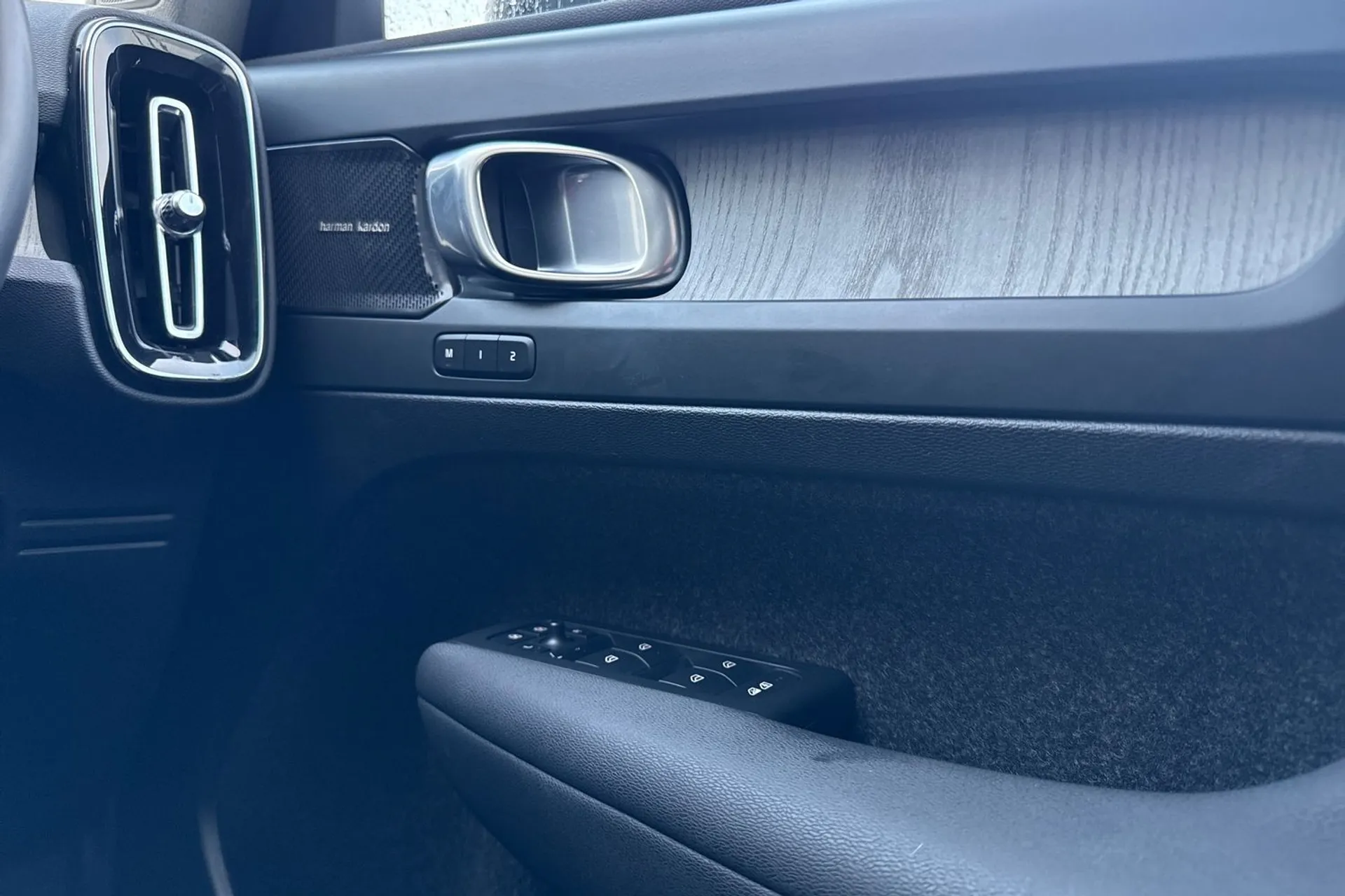 Volvo XC40 thumbnail image number 42