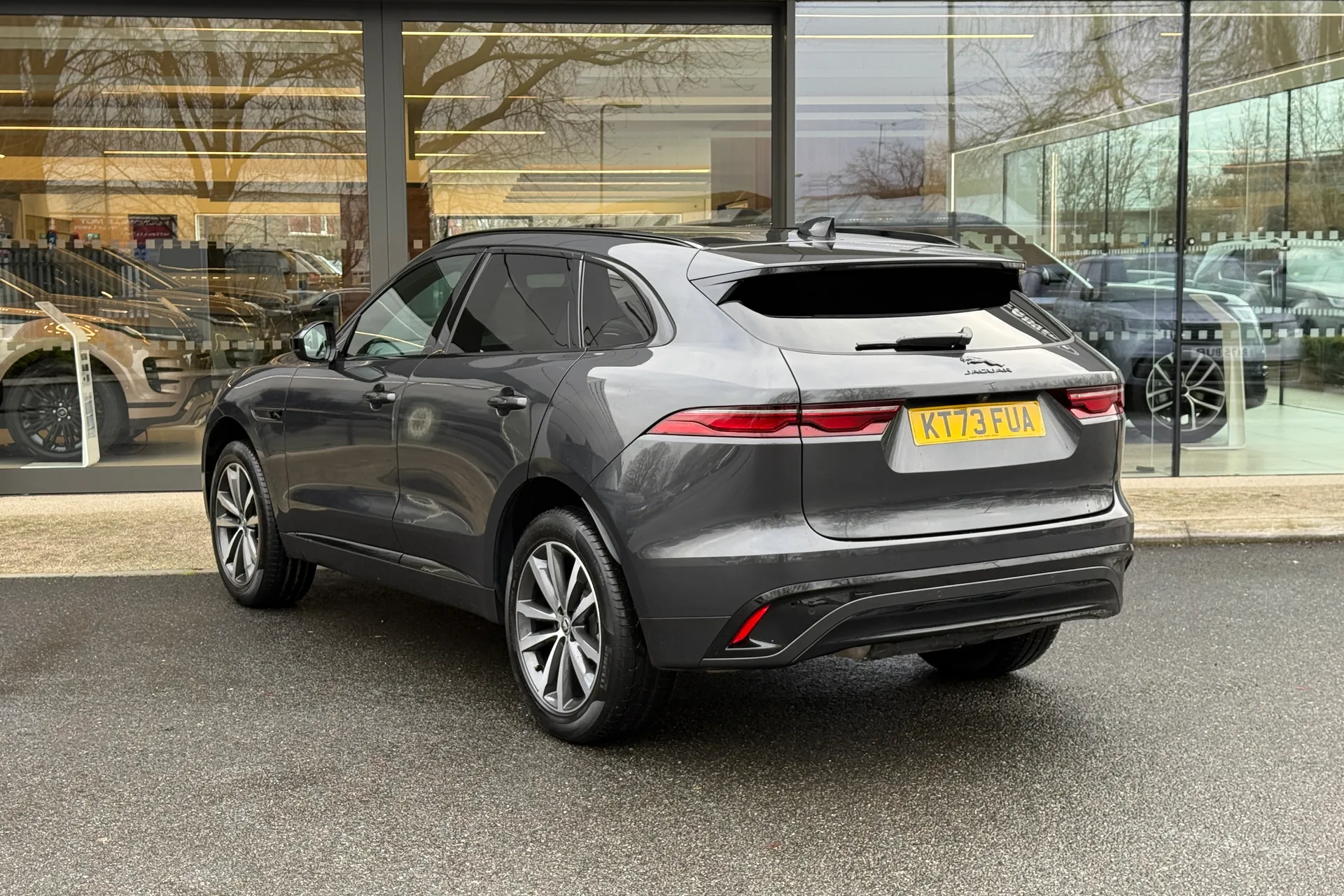 Jaguar F-PACE thumbnail image number 29