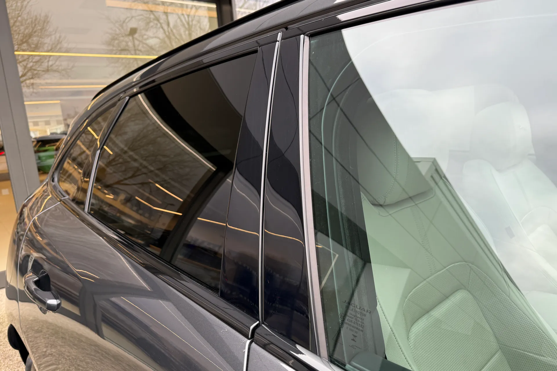 Jaguar F-PACE thumbnail image number 24