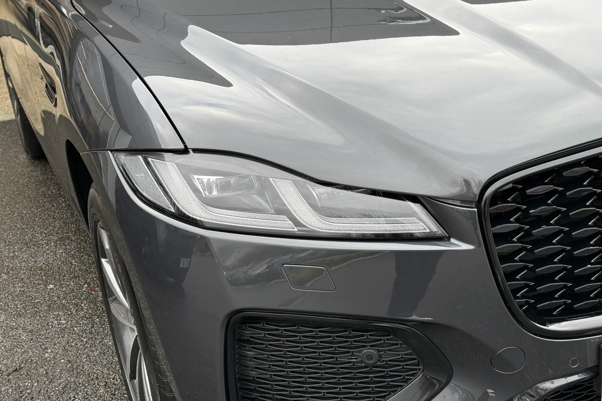 Jaguar F-PACE thumbnail image number 52