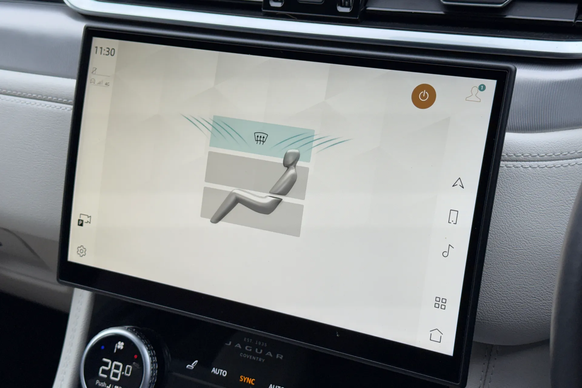 Jaguar F-PACE thumbnail image number 17