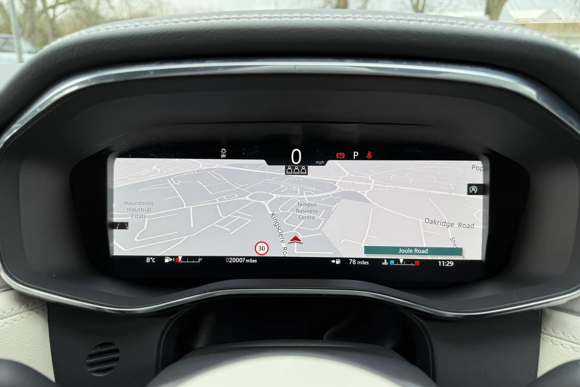 Jaguar F-PACE thumbnail image number 23