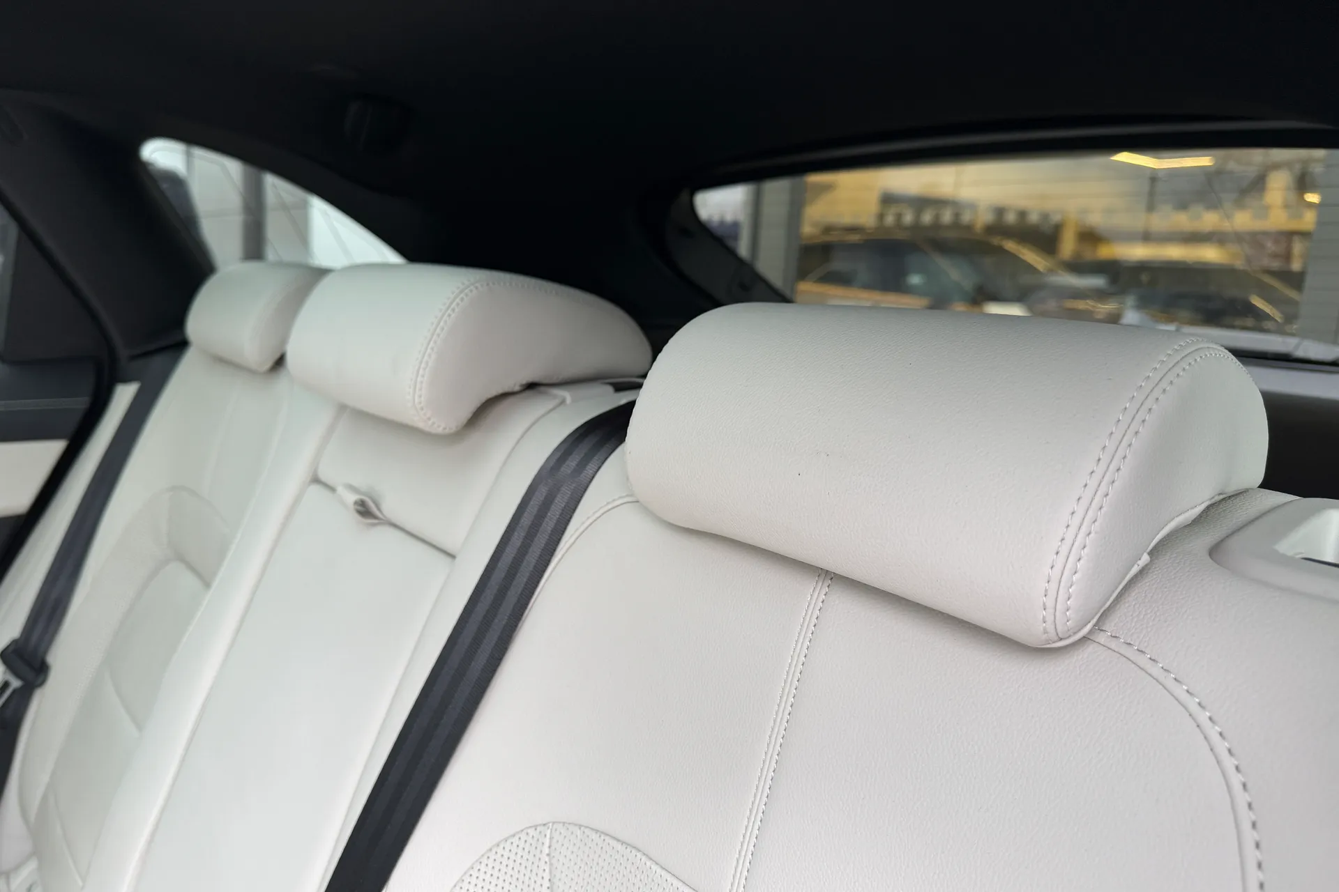 Jaguar F-PACE thumbnail image number 48