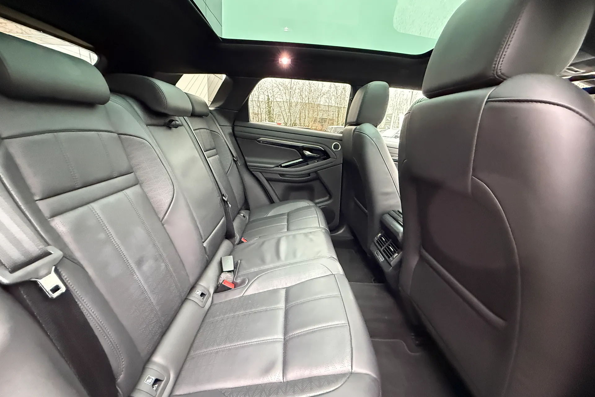 LAND ROVER RANGE ROVER EVOQUE thumbnail image number 40