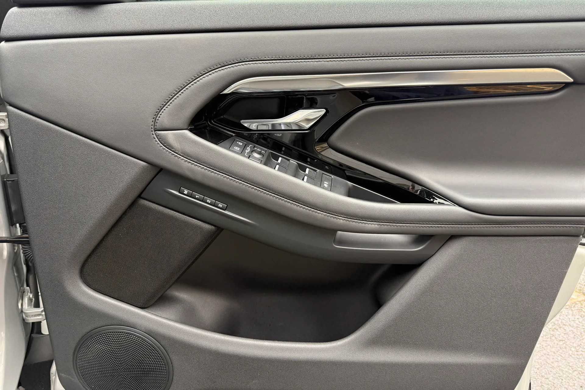 LAND ROVER RANGE ROVER EVOQUE thumbnail image number 50