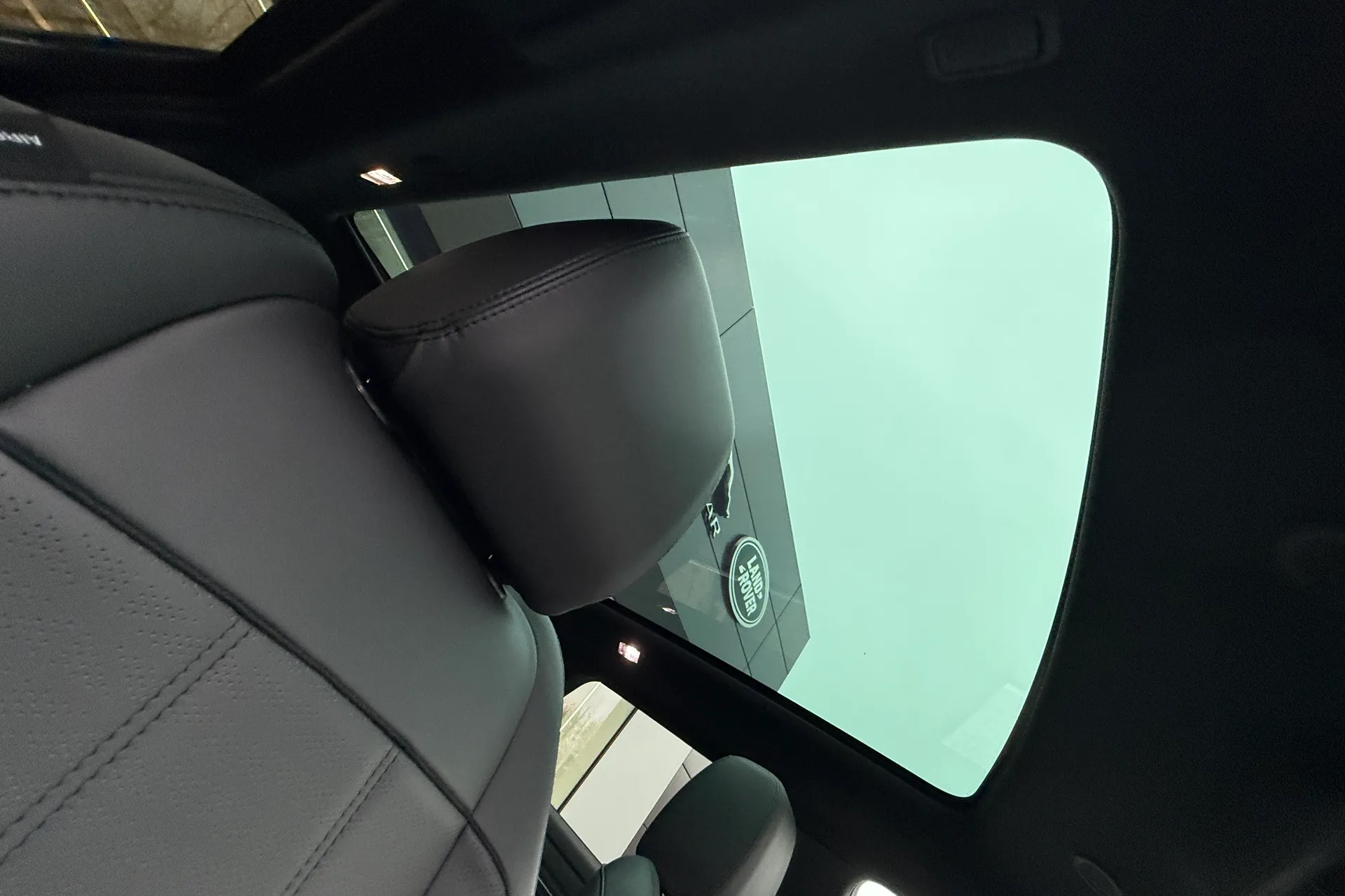 LAND ROVER RANGE ROVER EVOQUE thumbnail image number 36