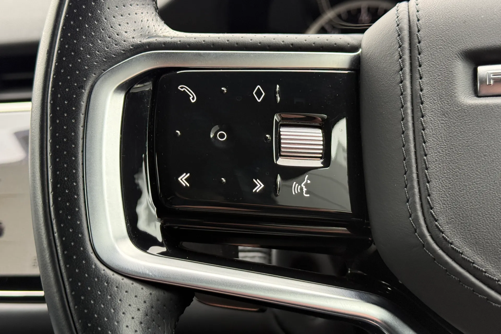 LAND ROVER RANGE ROVER EVOQUE thumbnail image number 26