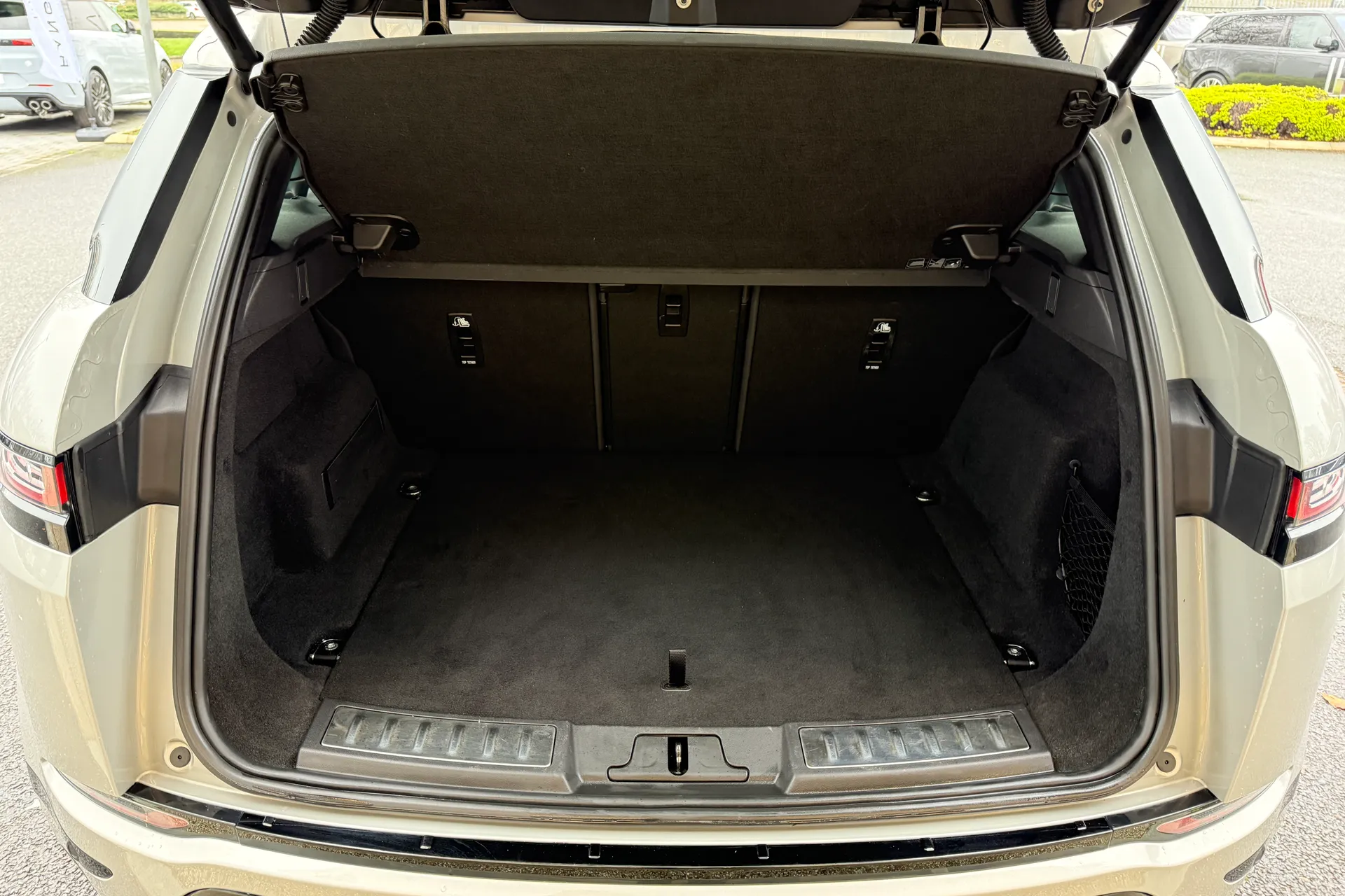 LAND ROVER RANGE ROVER EVOQUE thumbnail image number 39