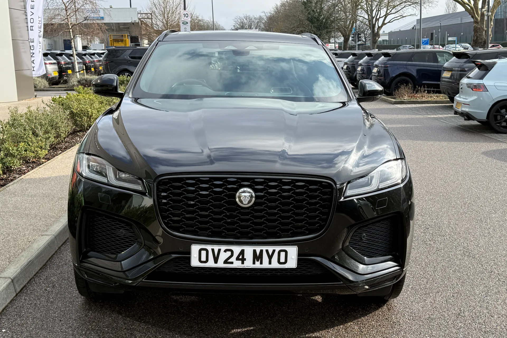Jaguar F-PACE thumbnail image number 13
