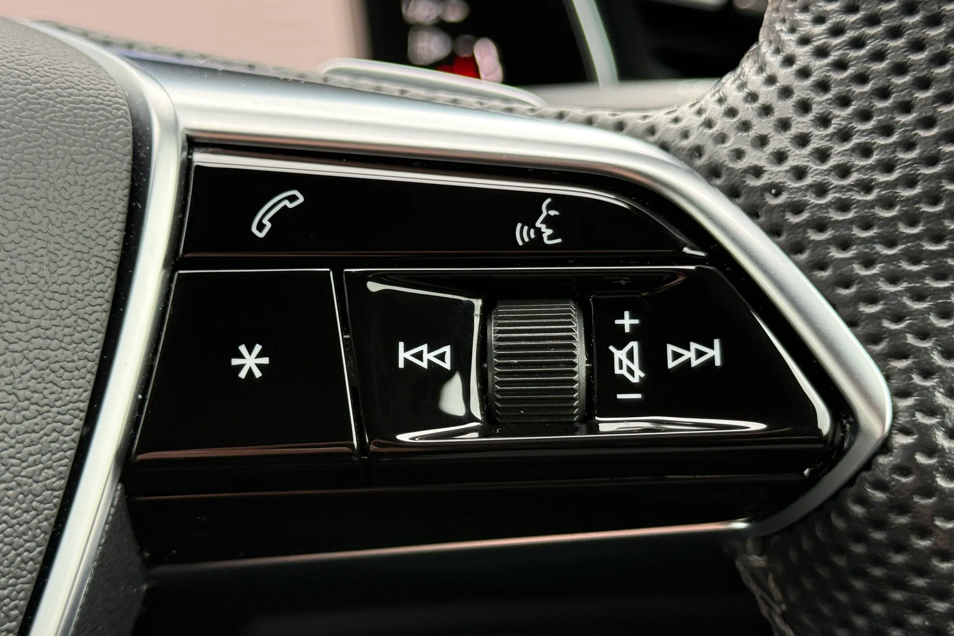 Audi A6 thumbnail image number 25