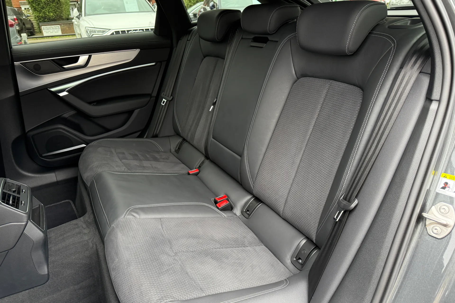 Audi A6 thumbnail image number 47