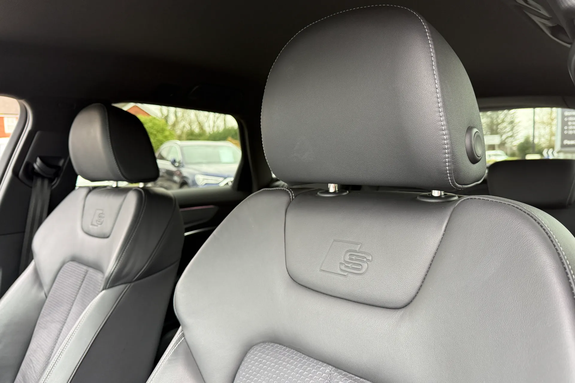 Audi A6 thumbnail image number 35