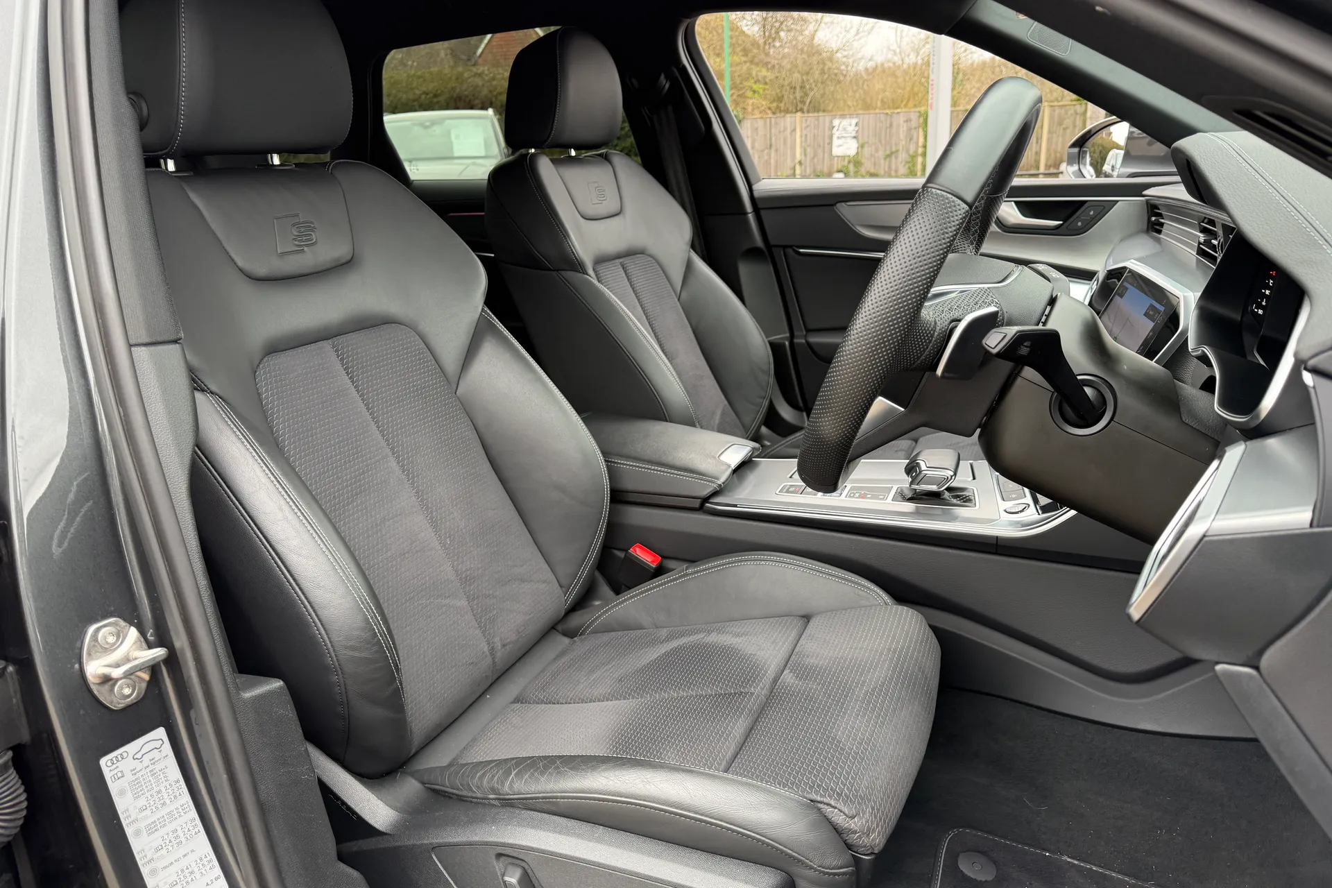 Audi A6 thumbnail image number 31