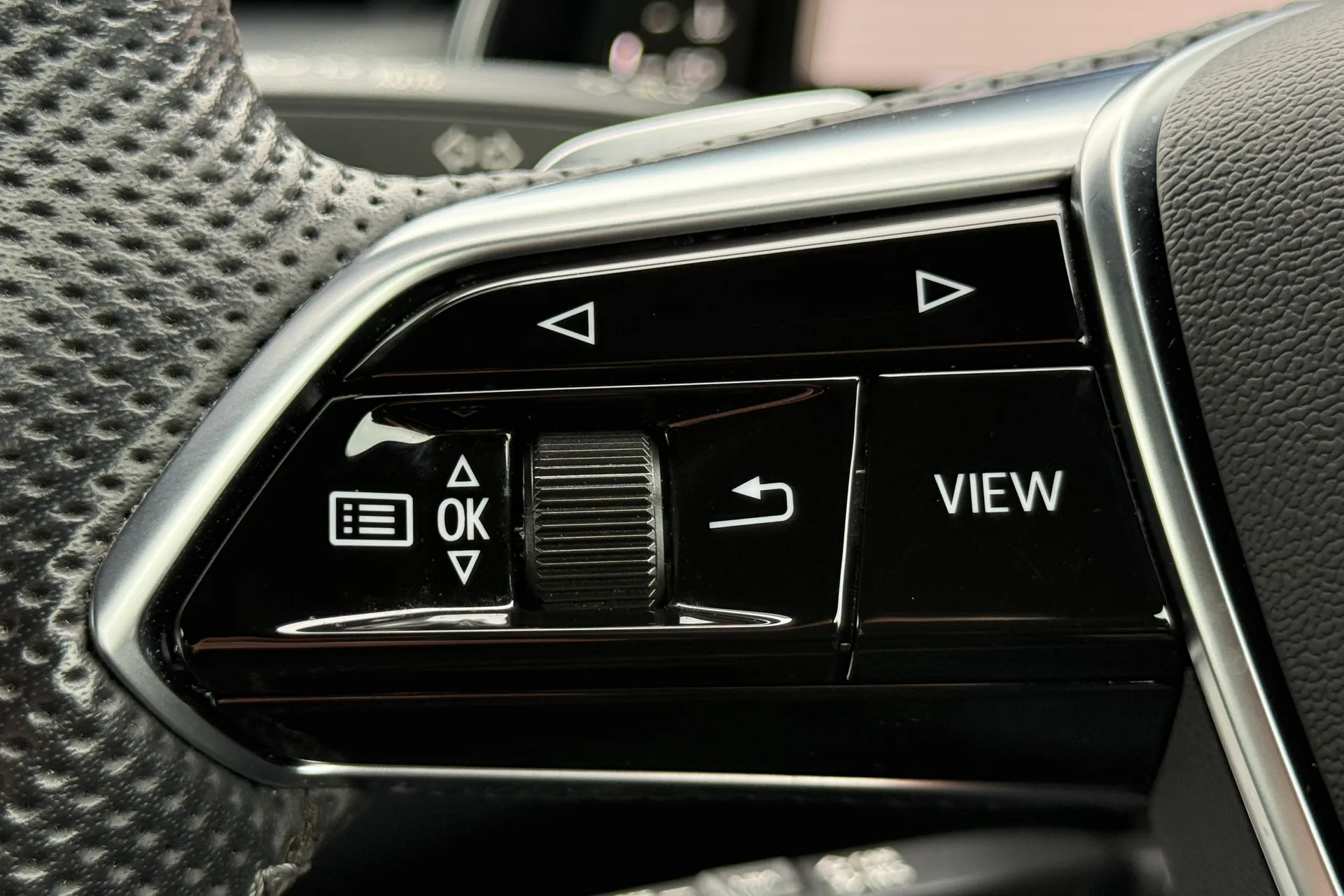 Audi A6 thumbnail image number 24