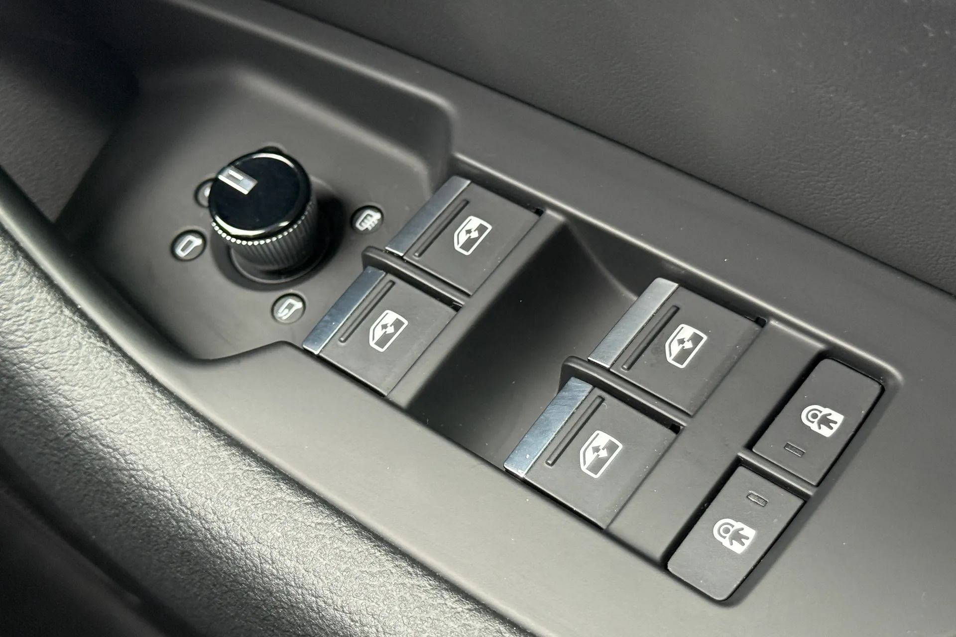 Audi A6 thumbnail image number 22