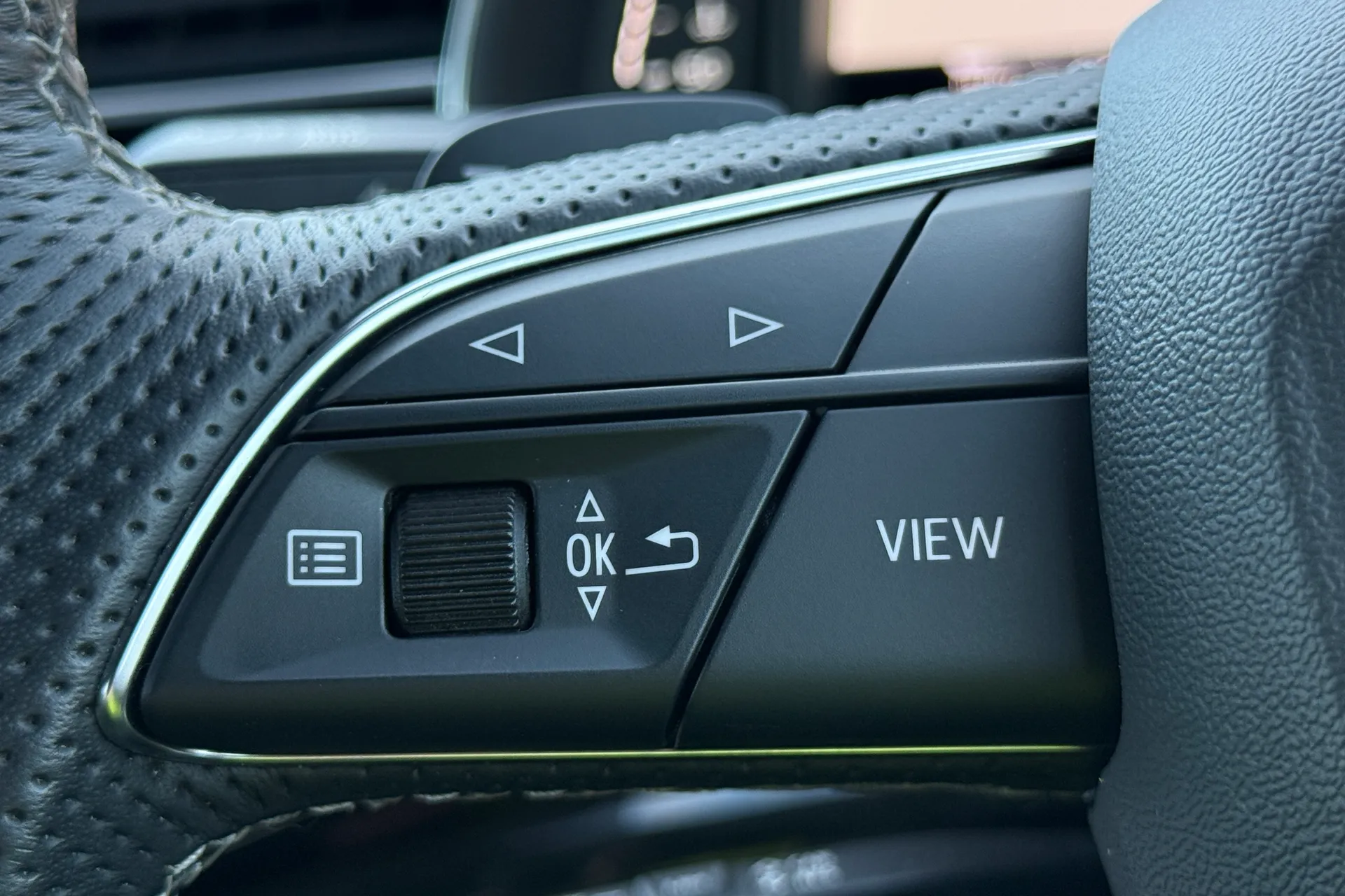 Audi Q7 thumbnail image number 28