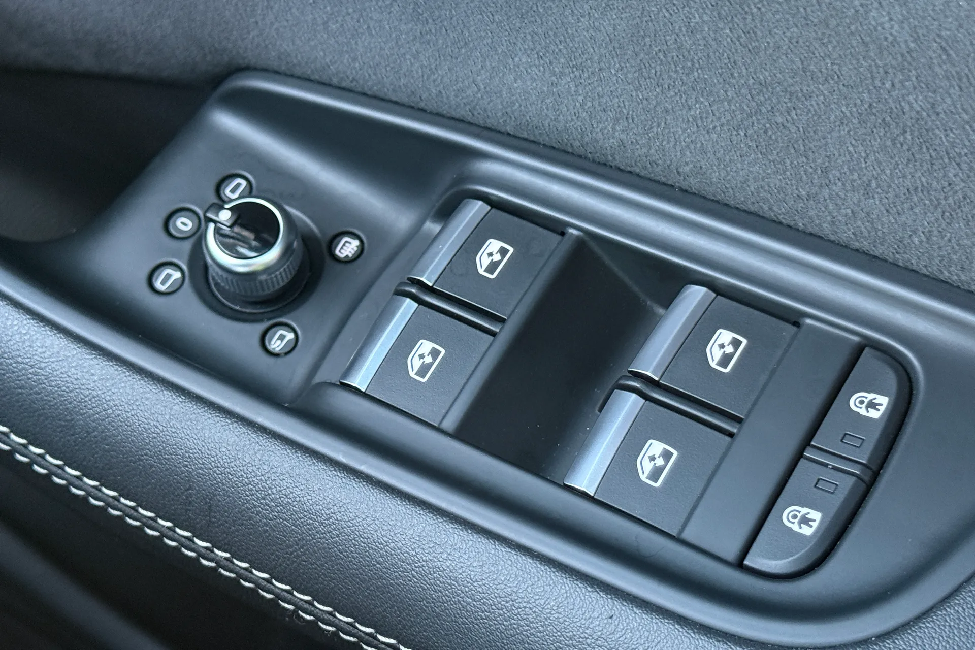 Audi Q7 thumbnail image number 26