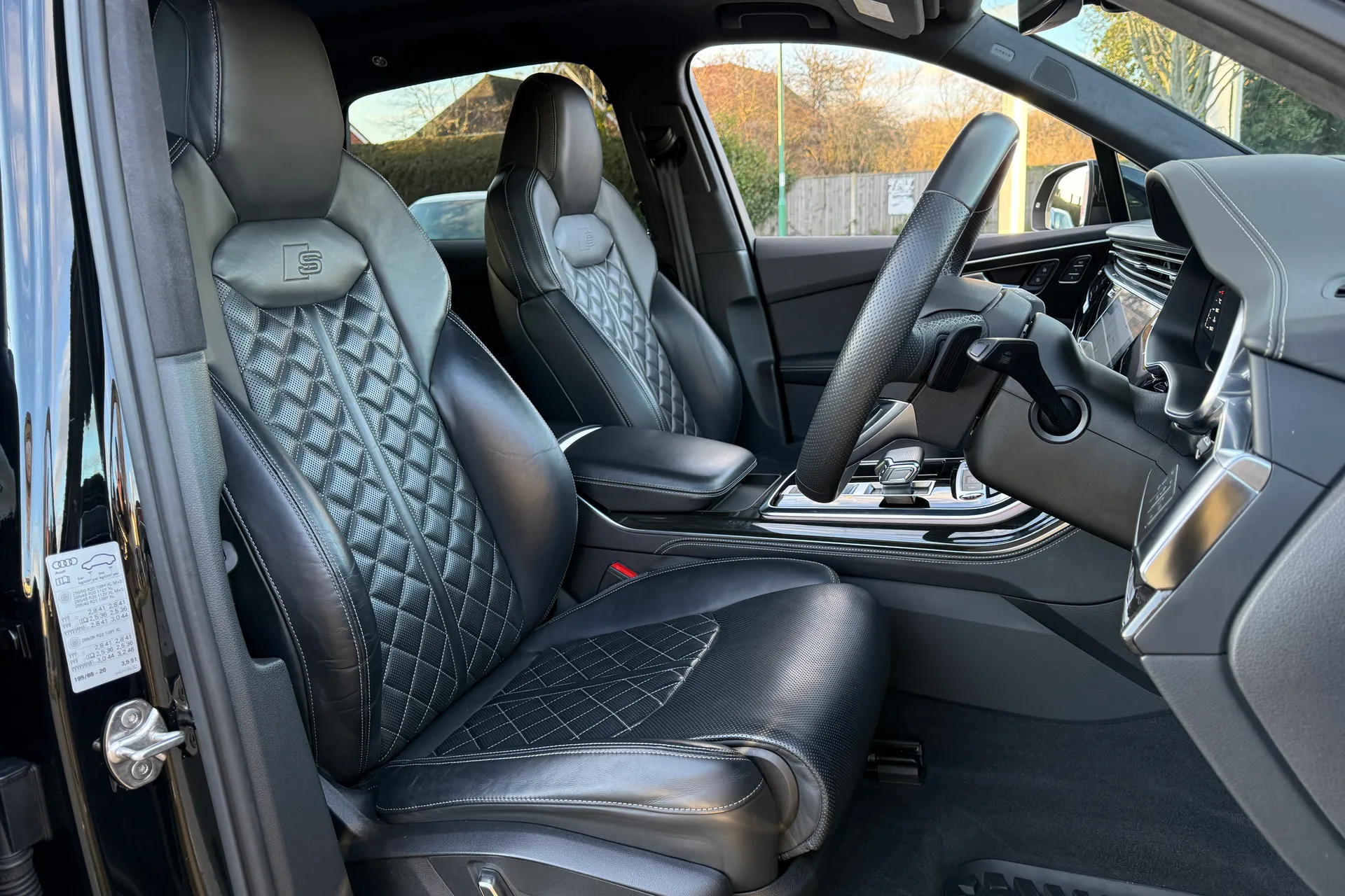 Audi Q7 thumbnail image number 31