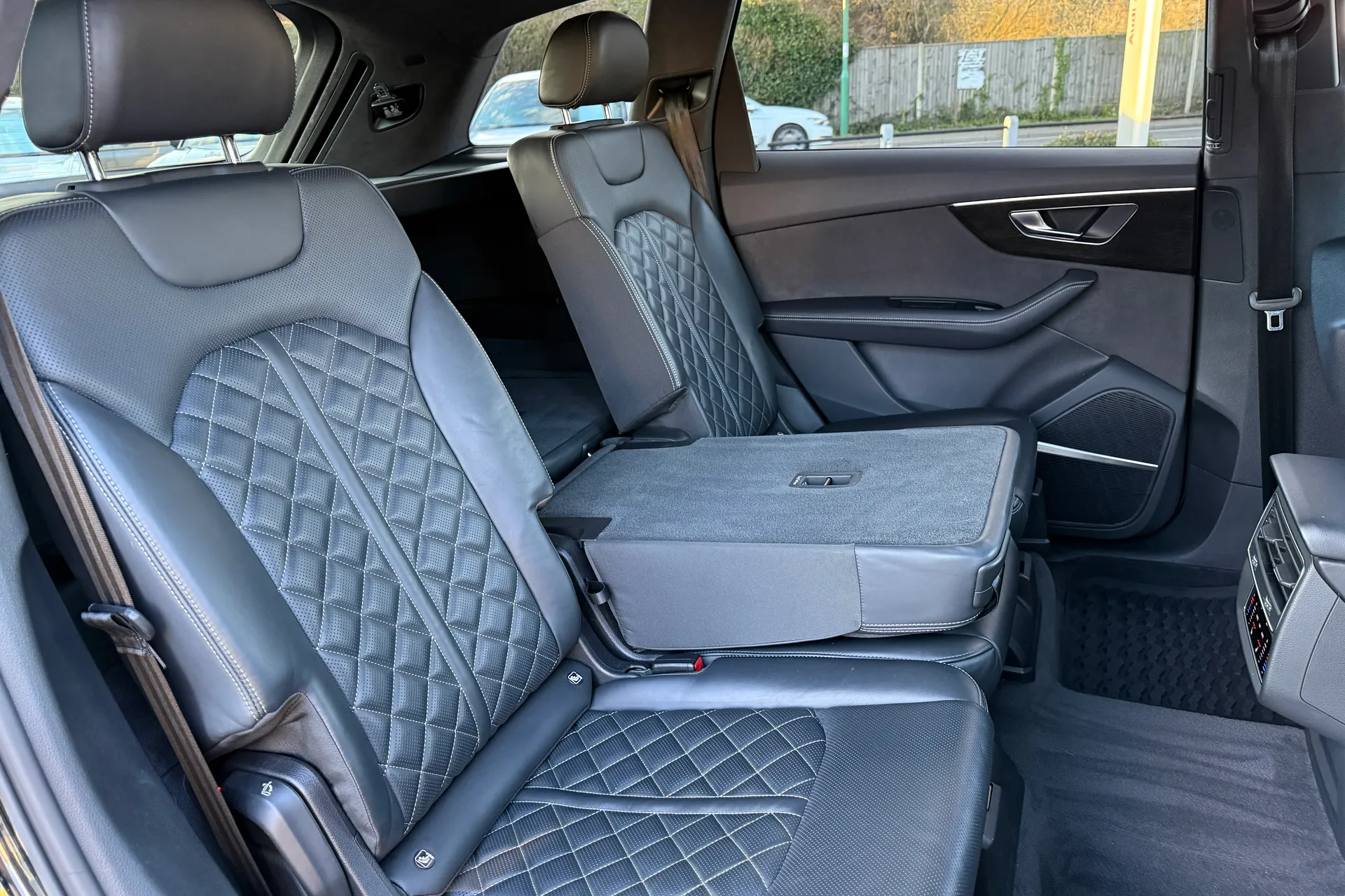 Audi Q7 thumbnail image number 57