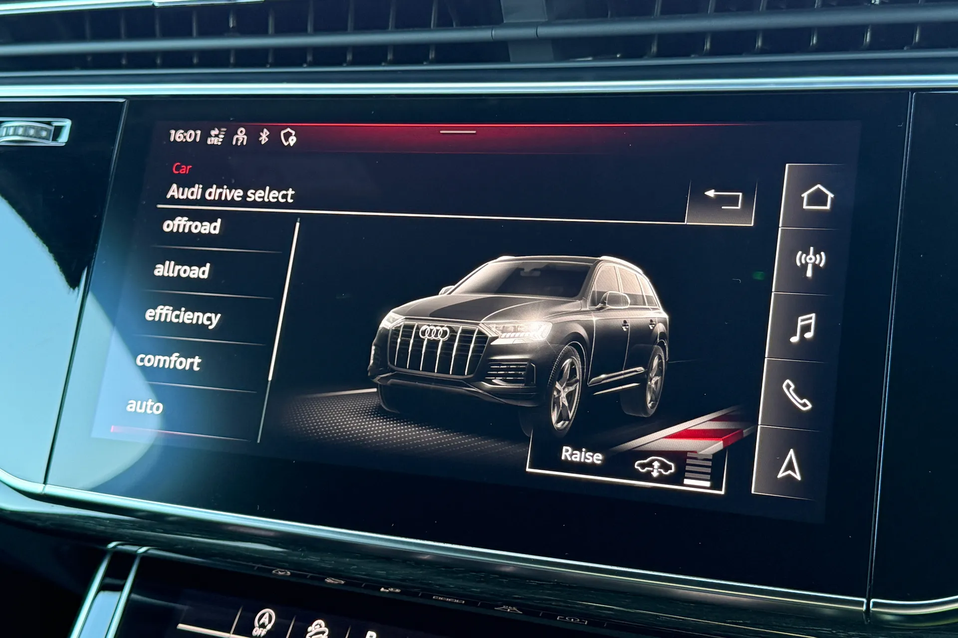 Audi Q7 thumbnail image number 13