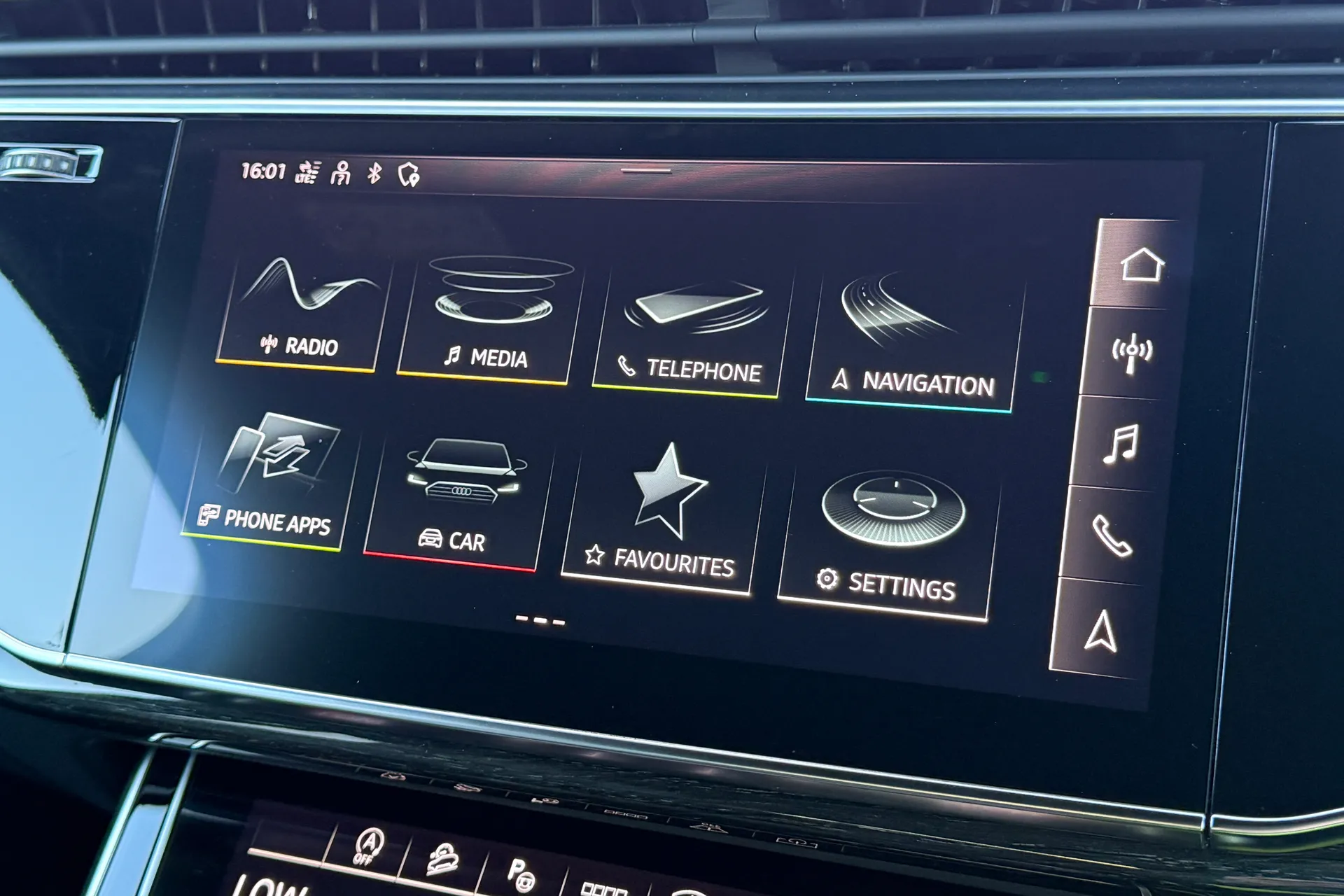 Audi Q7 thumbnail image number 18