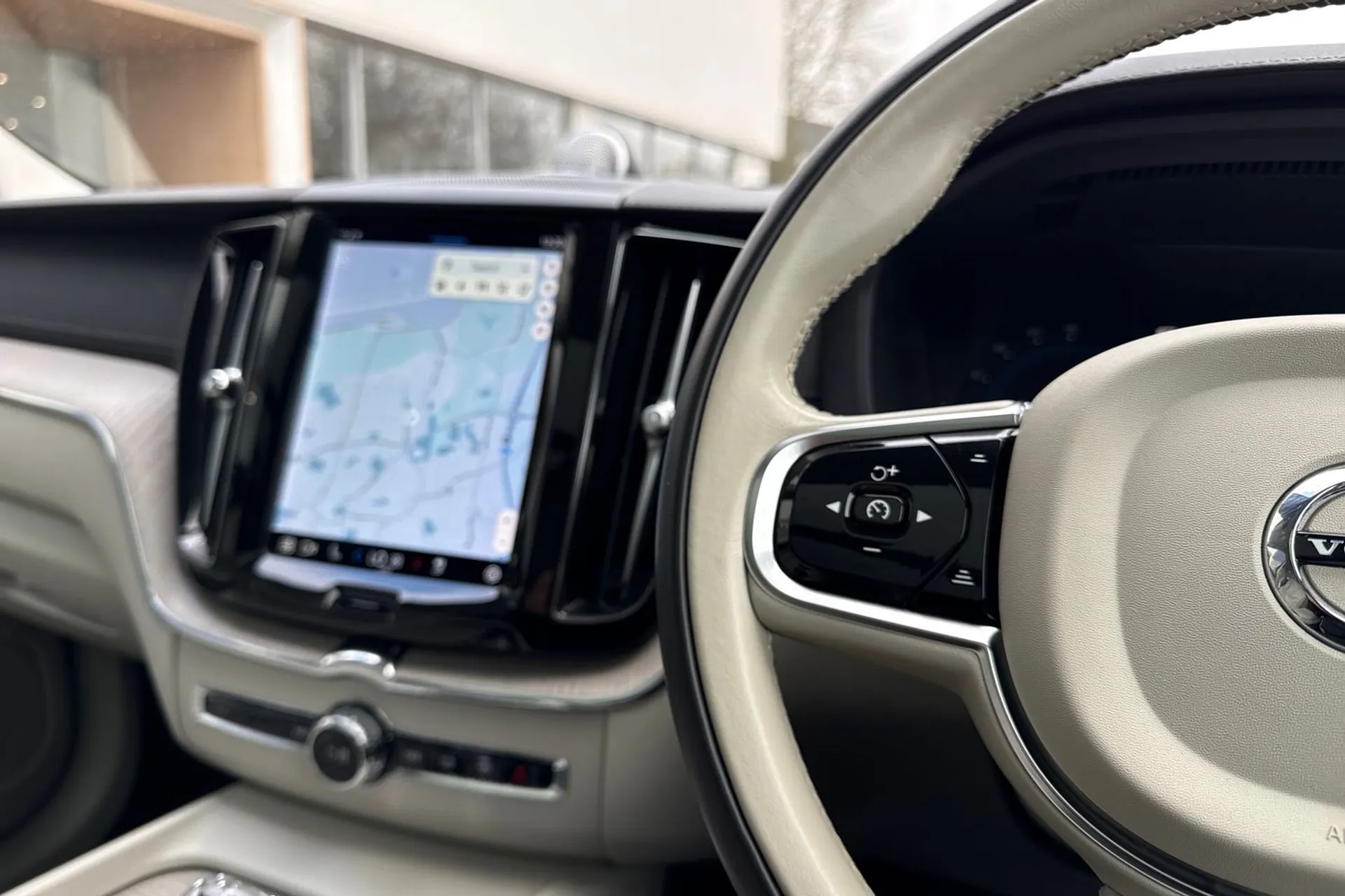 Volvo XC60 thumbnail image number 36