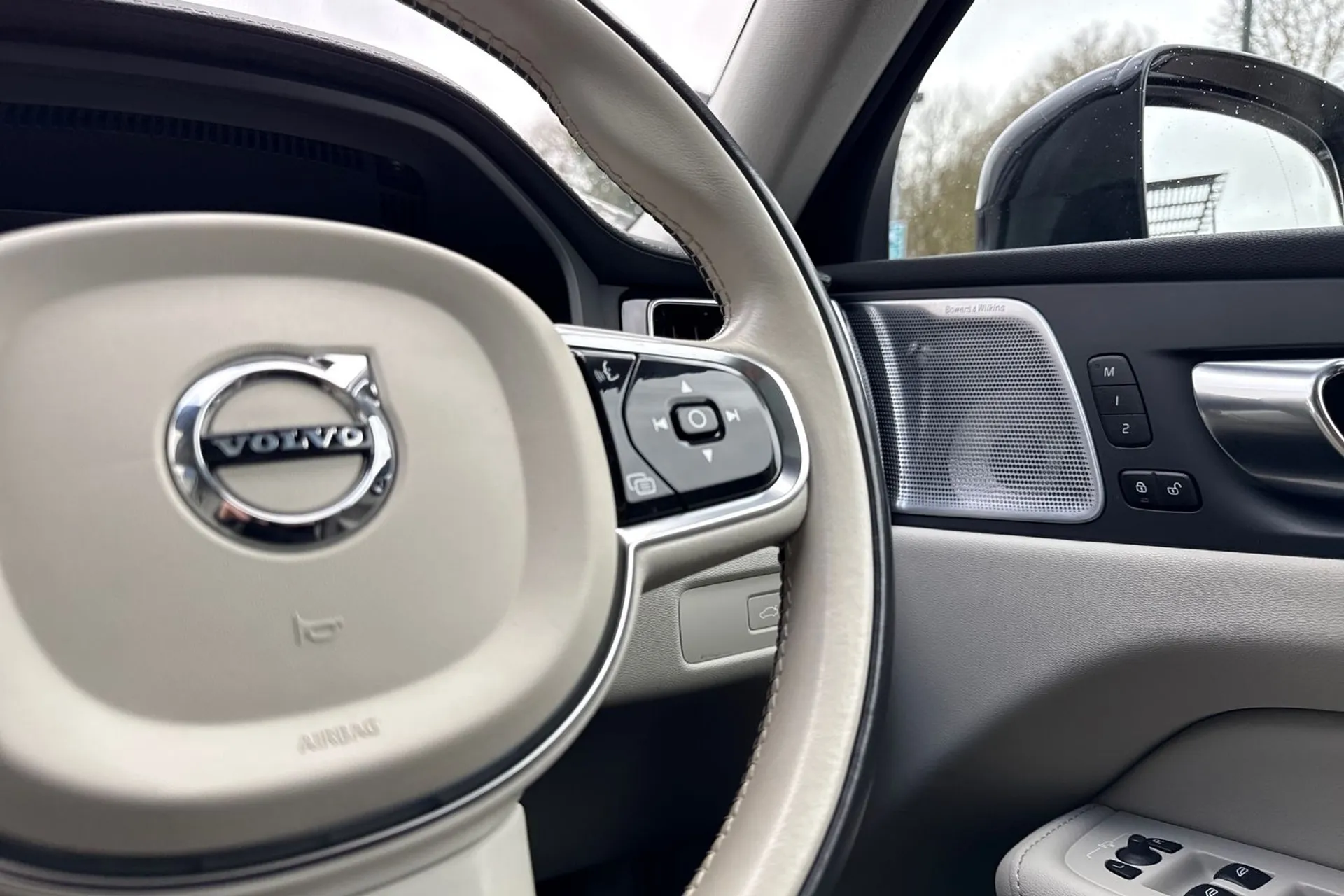 Volvo XC60 thumbnail image number 37