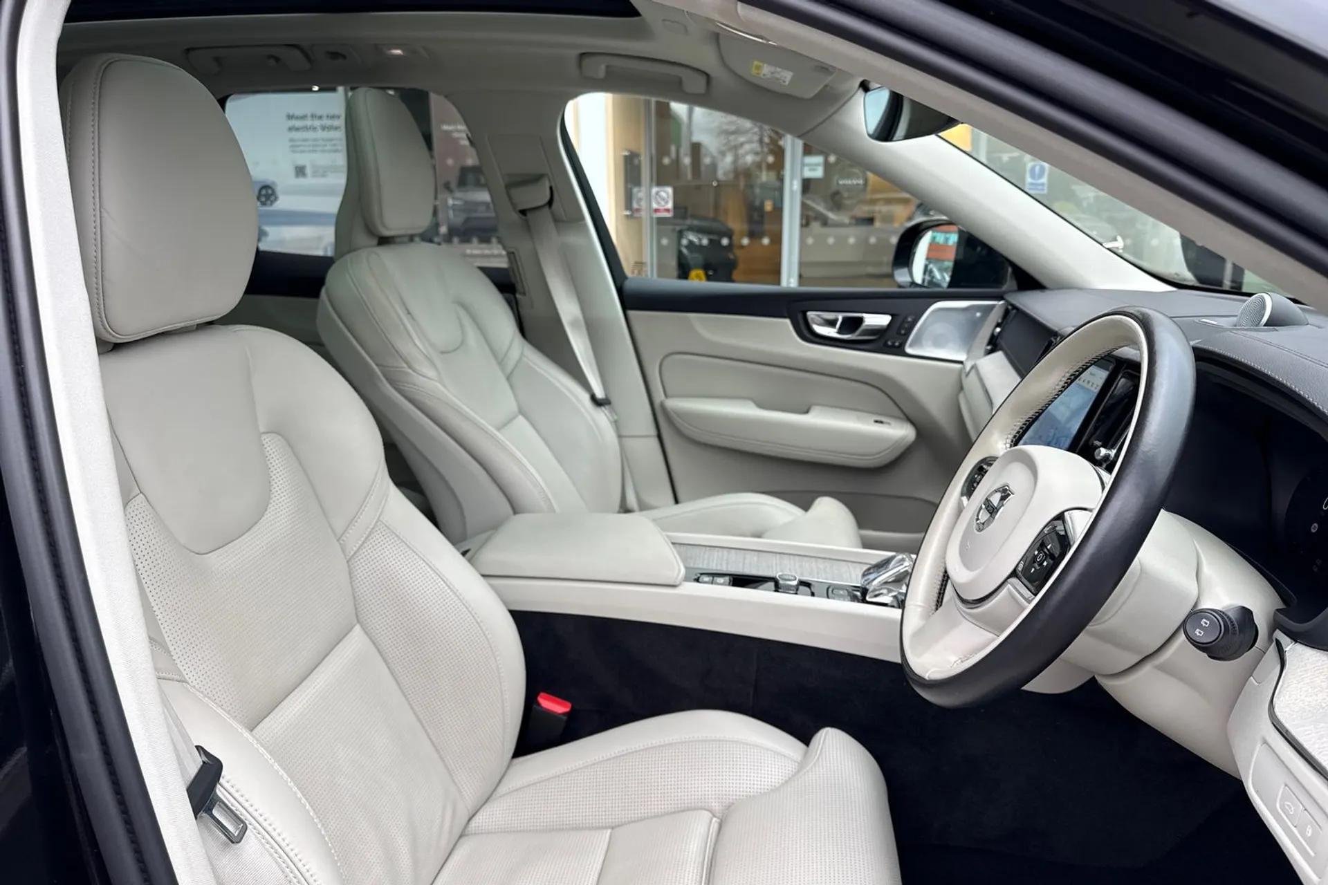 Volvo XC60 thumbnail image number 26