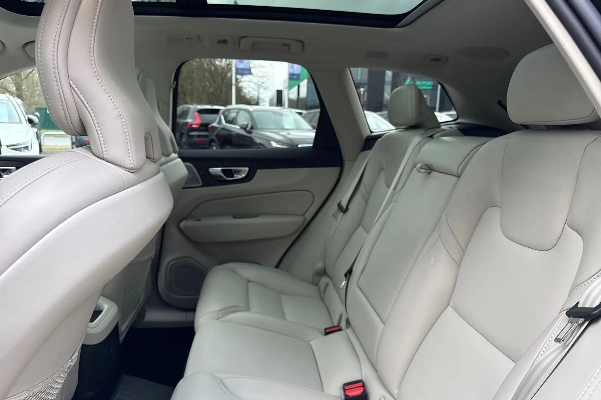 Volvo XC60 thumbnail image number 30