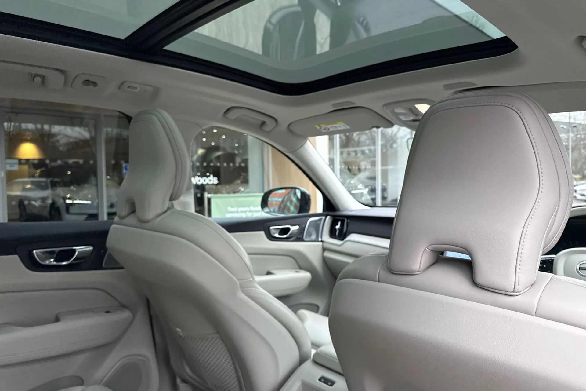 Volvo XC60 thumbnail image number 24