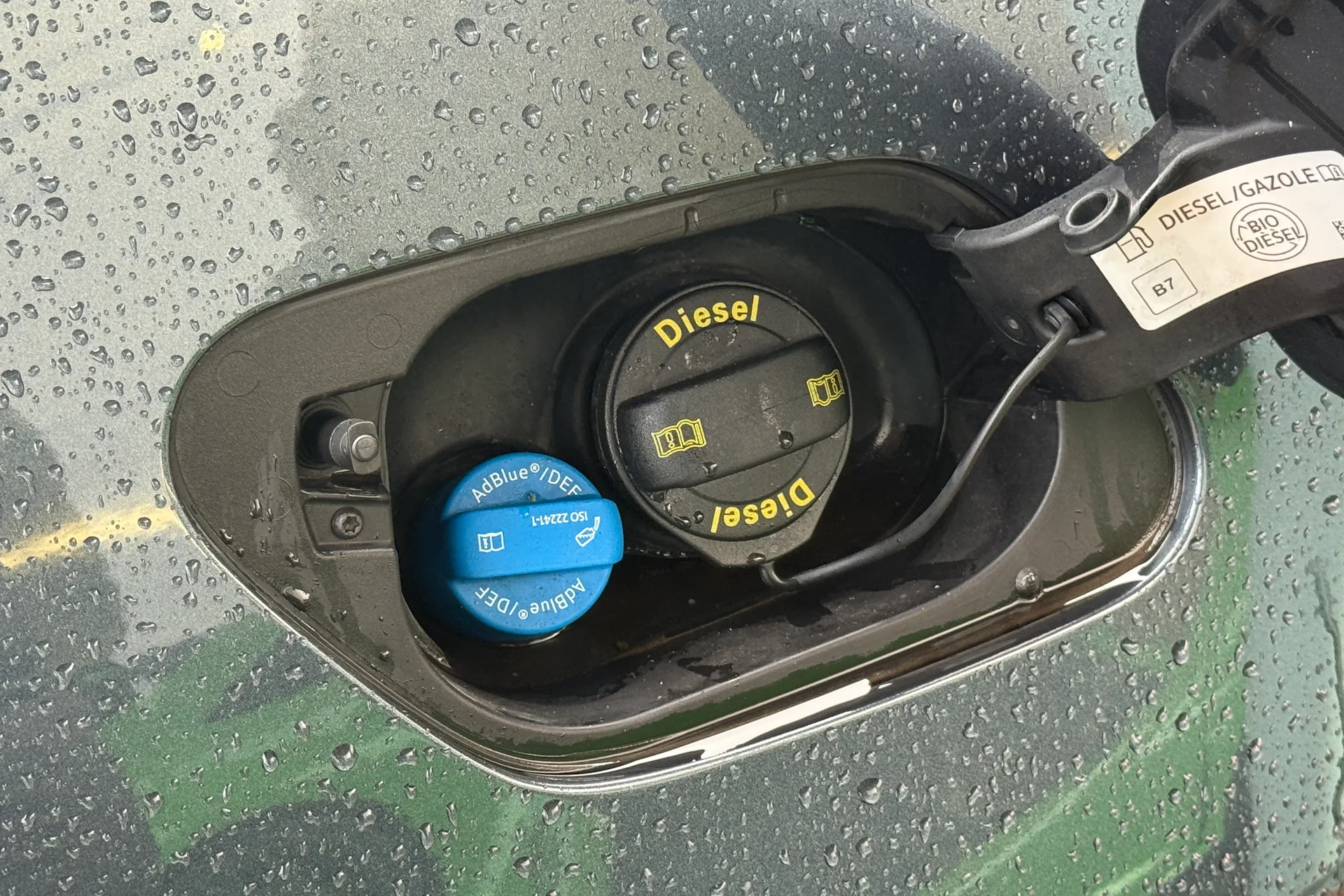 VOLKSWAGEN GOLF thumbnail image number 35